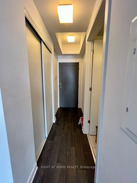 42 Charles Street E 708, Toronto, ON M4Y 1T4 photo 3