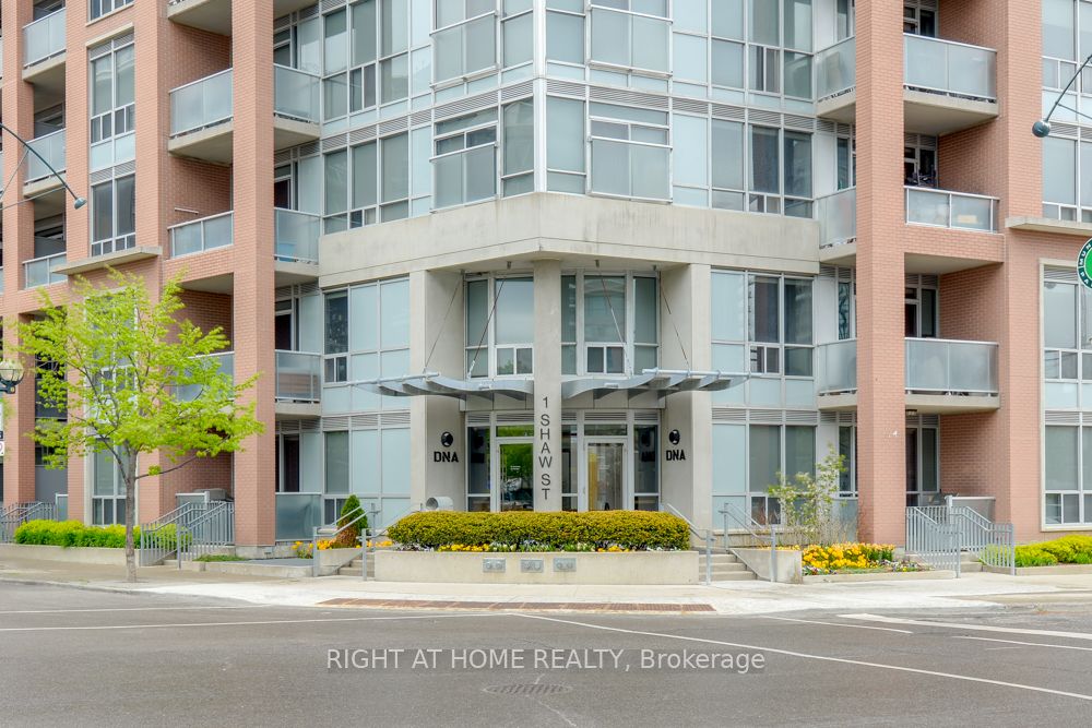 1 Shaw Street 323, Toronto, ON M6K 0A1 photo 3