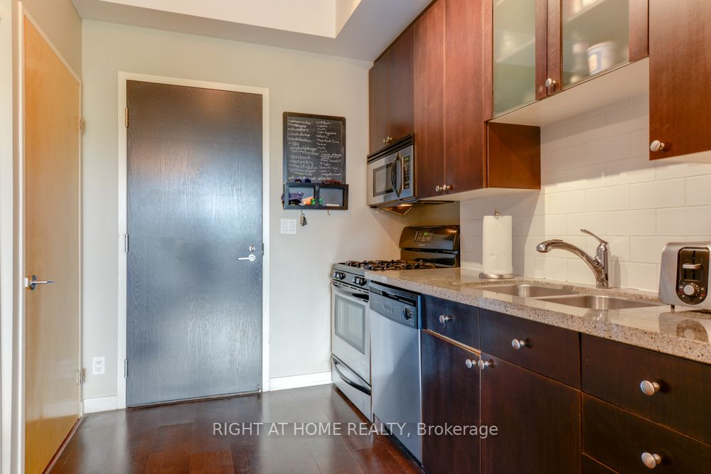 1 Shaw Street 323, Toronto, ON M6K 0A1 photo 4
