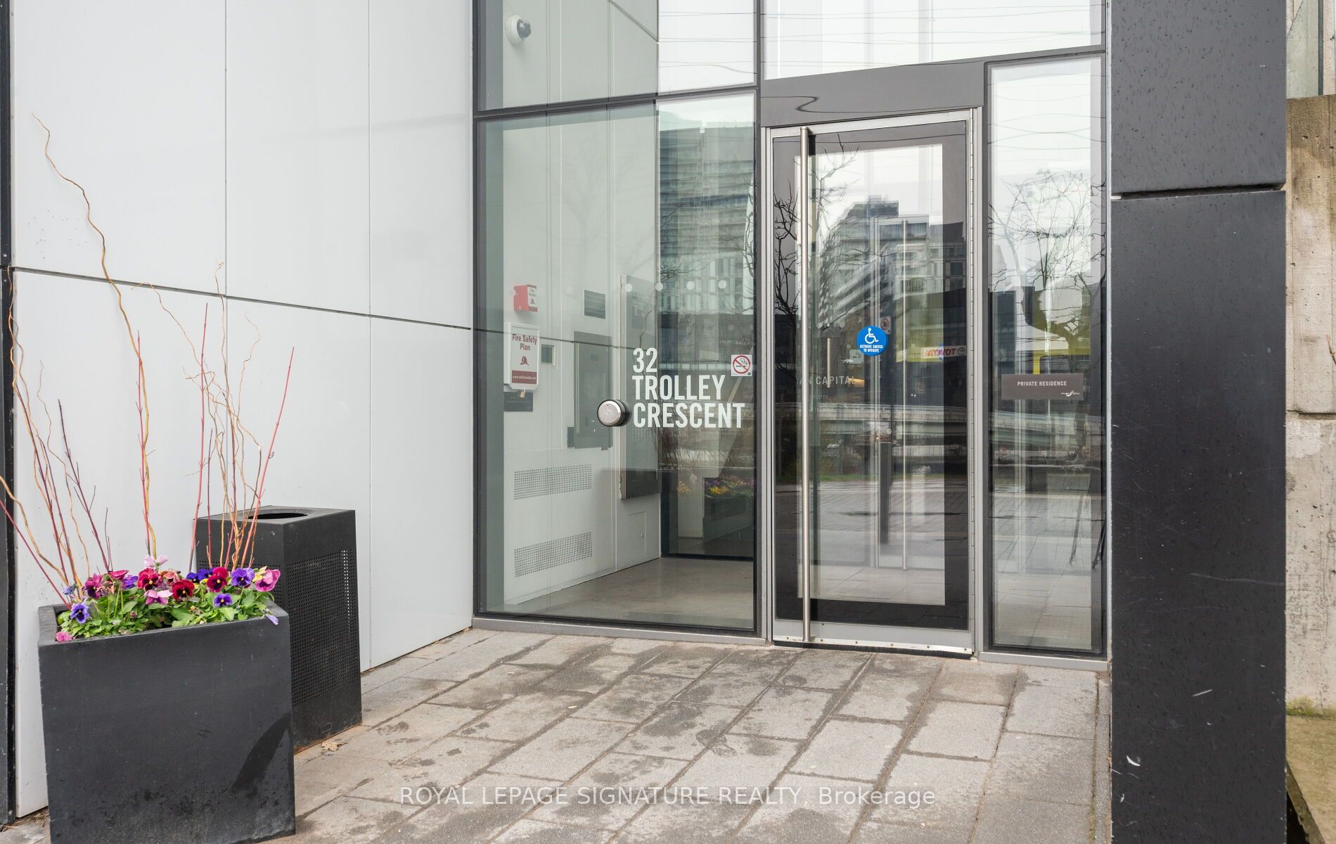 32 Trolley Crescent 608, Toronto, ON M5A 0E8 photo 5