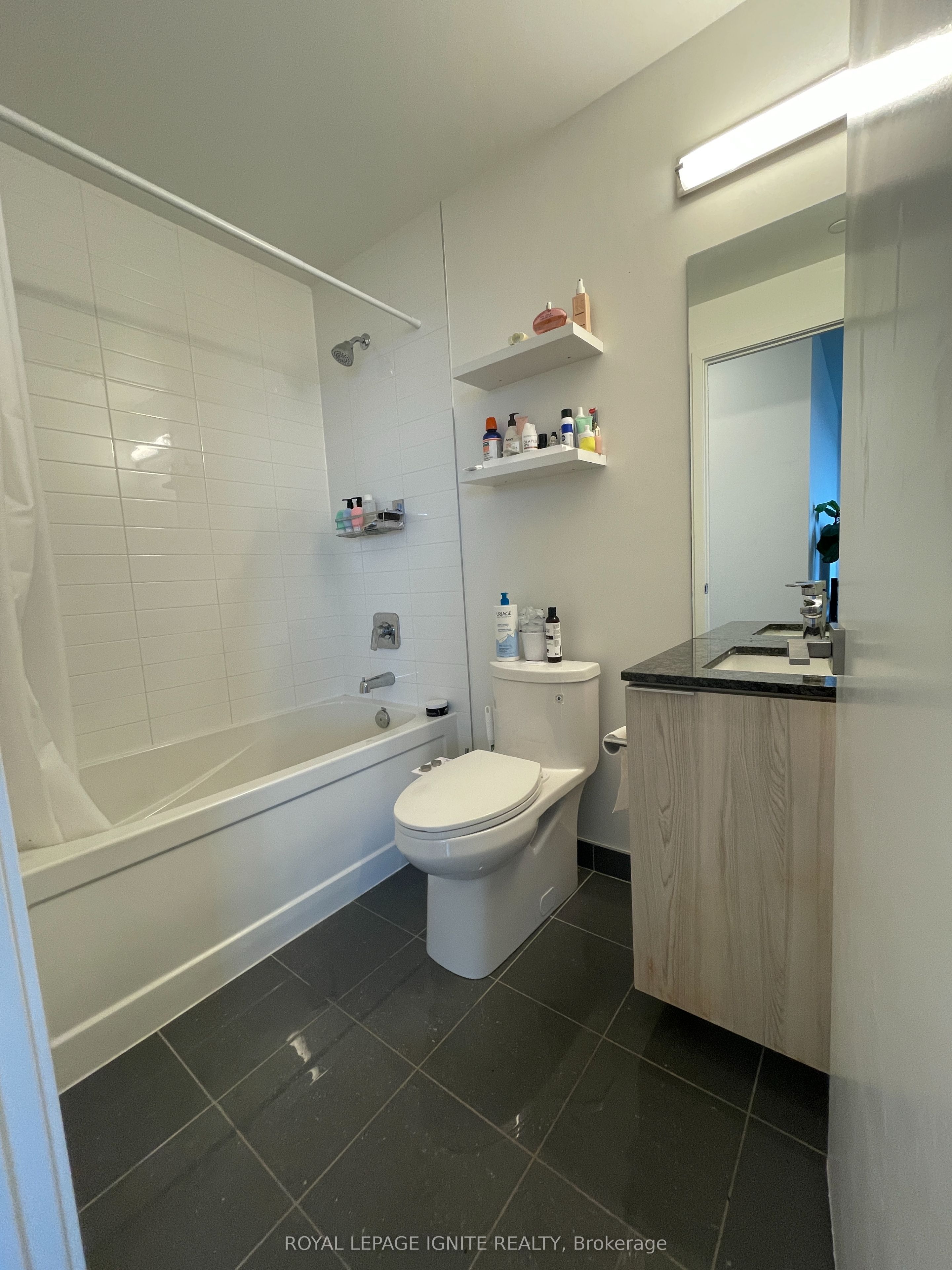 50 Ordnance Street 2809, Toronto, ON M6K 0C9 photo 5