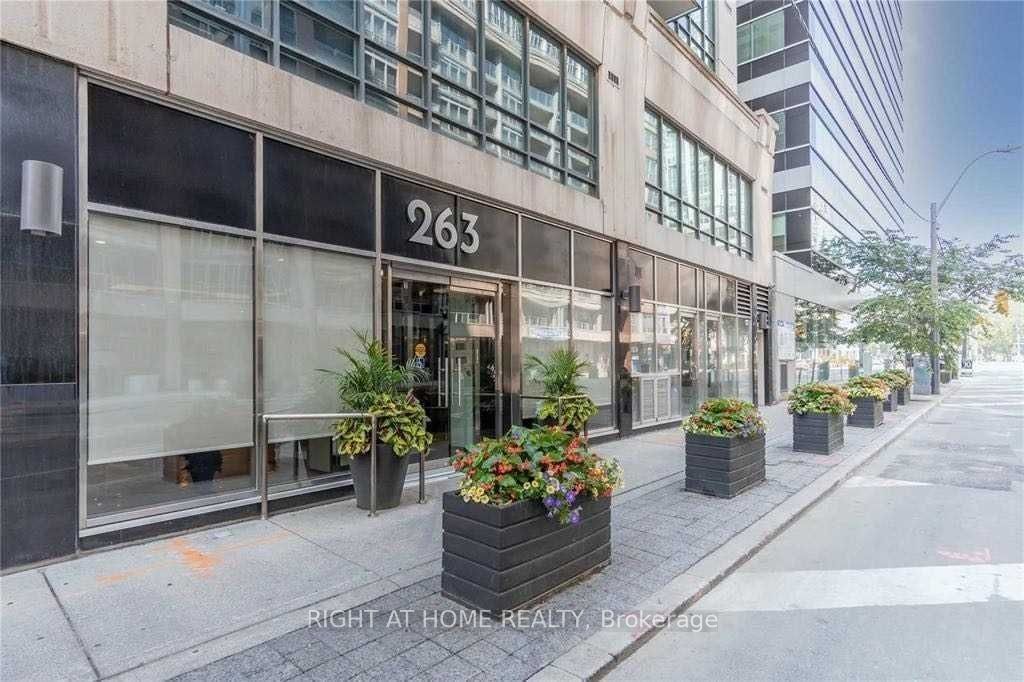 263 Wellington Street W 705, Toronto, ON M5V 3P9