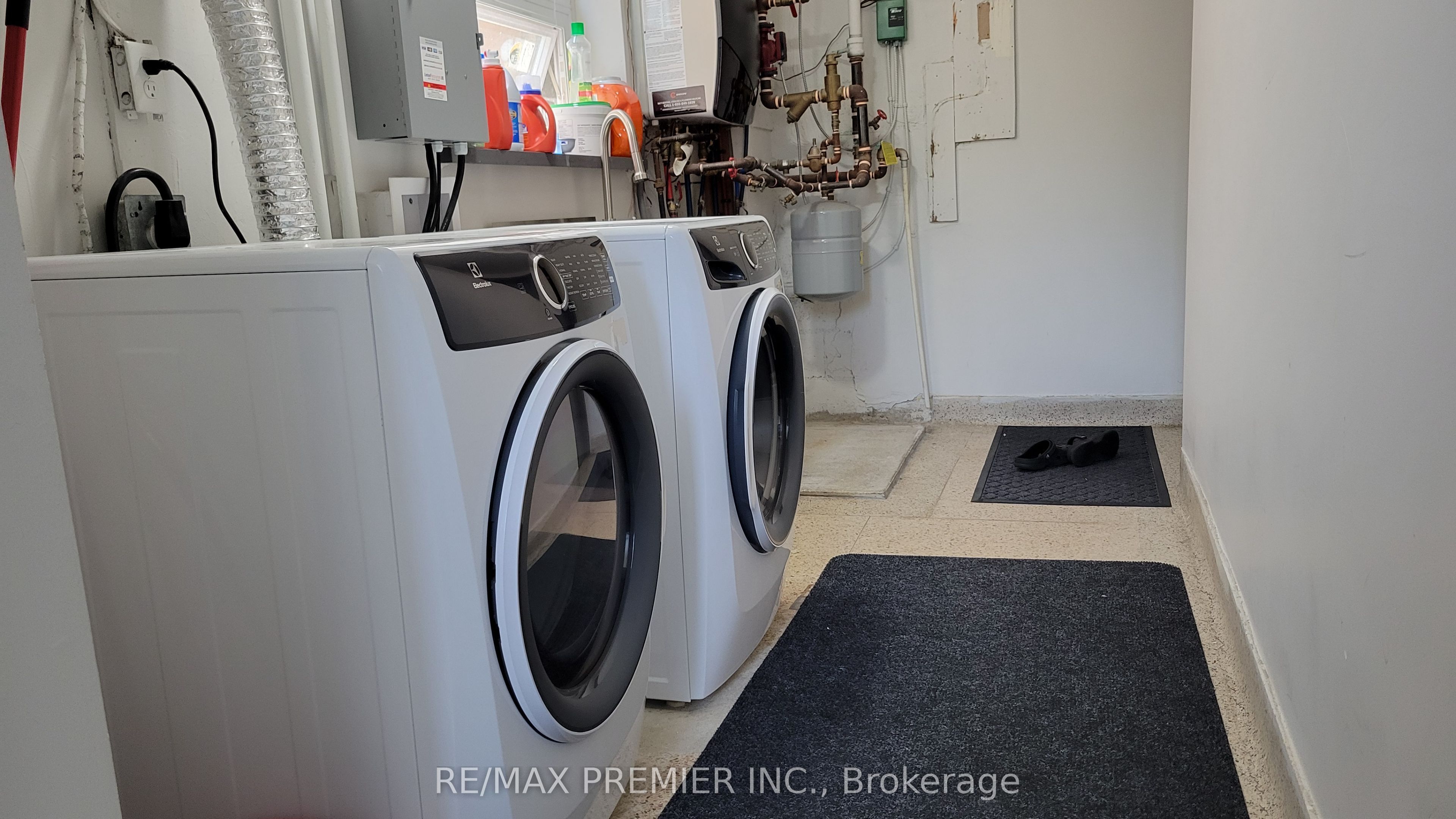 294 Wilmington Avenue 3, Toronto, ON M3H 5K7 photo 2