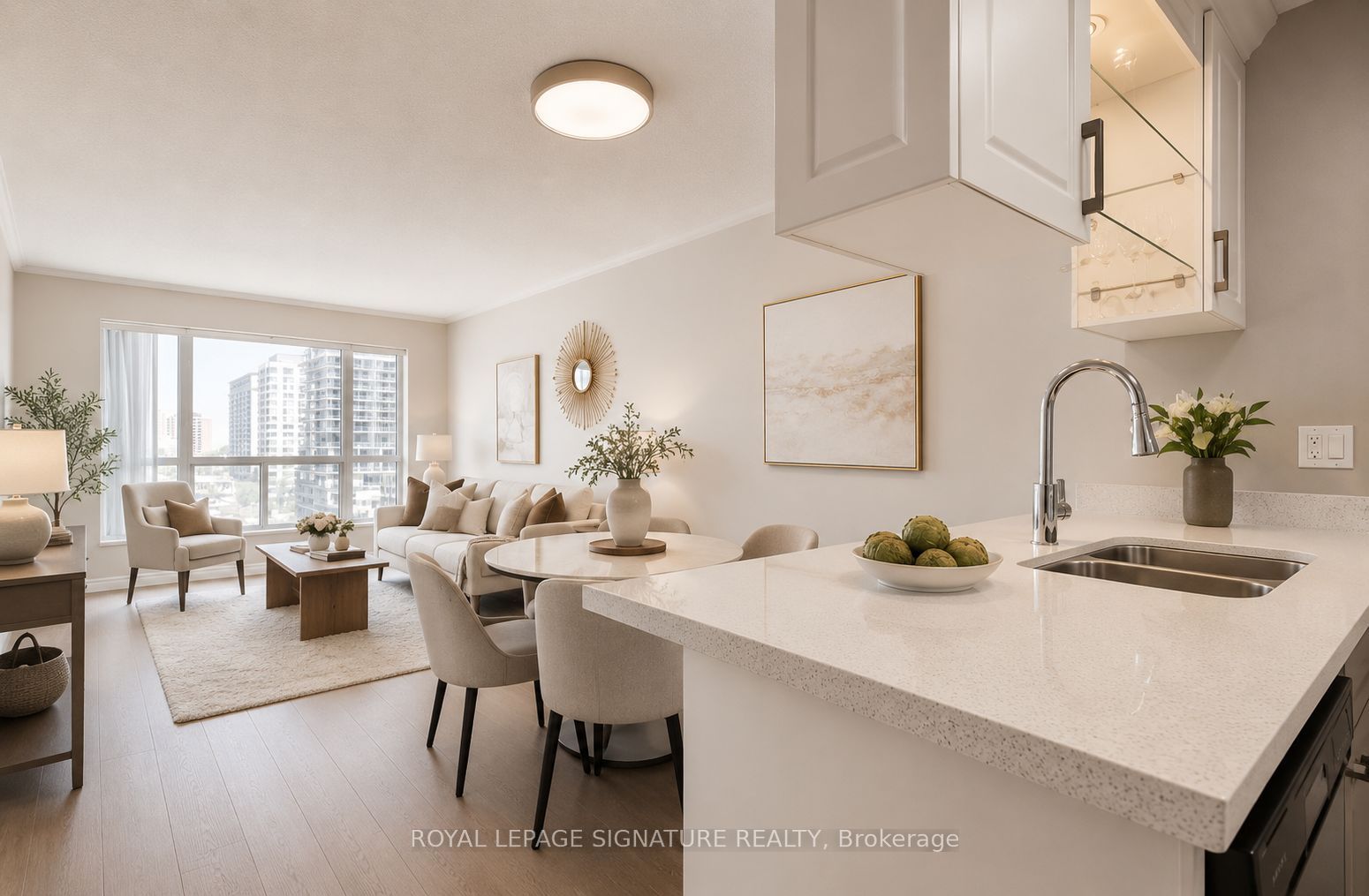 909 Bay Street 609, Toronto, ON M5S 3G2 photo 2