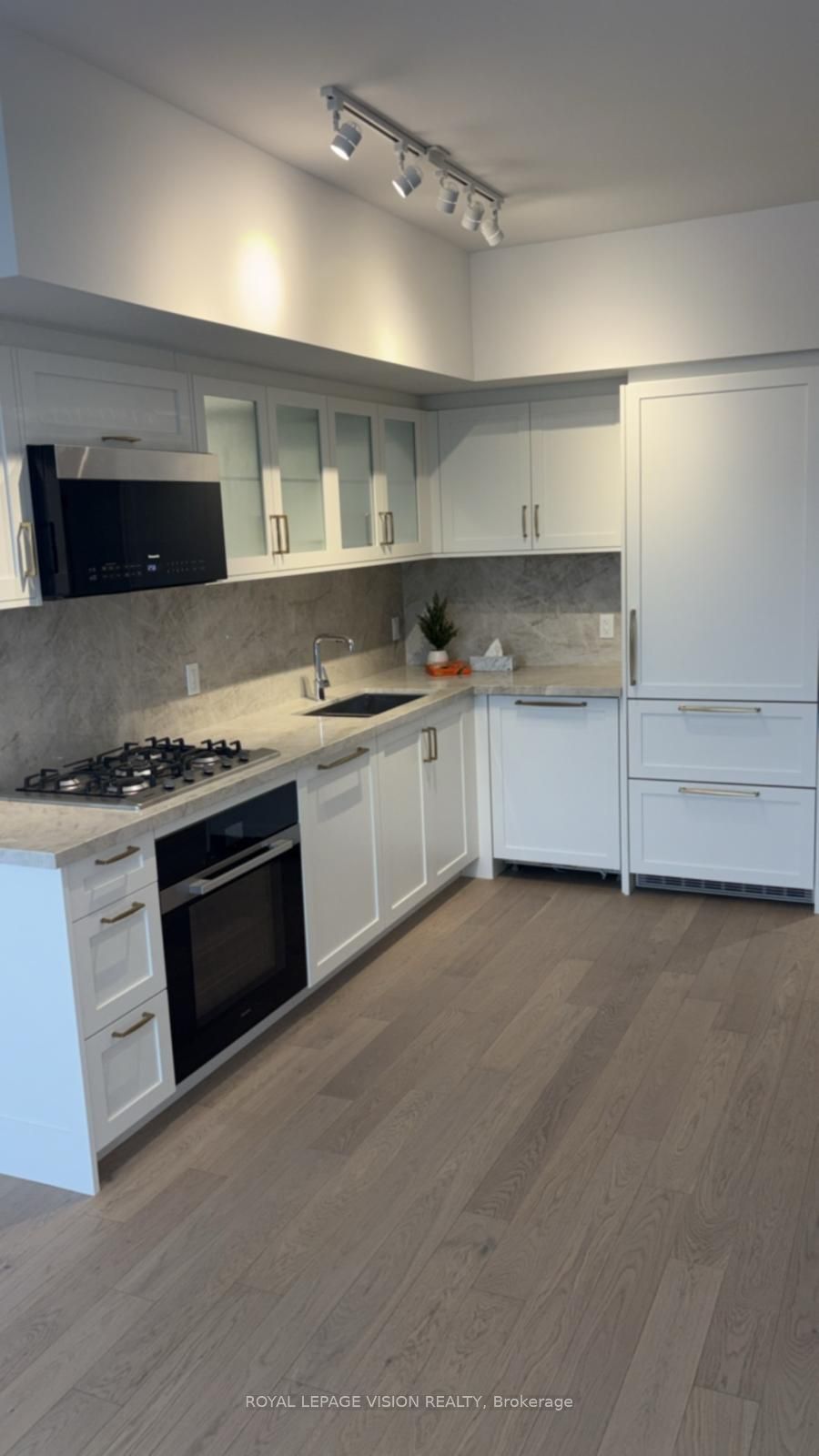 505 Glencairn Avenue 217, Toronto, ON M6B 0B2 photo 5