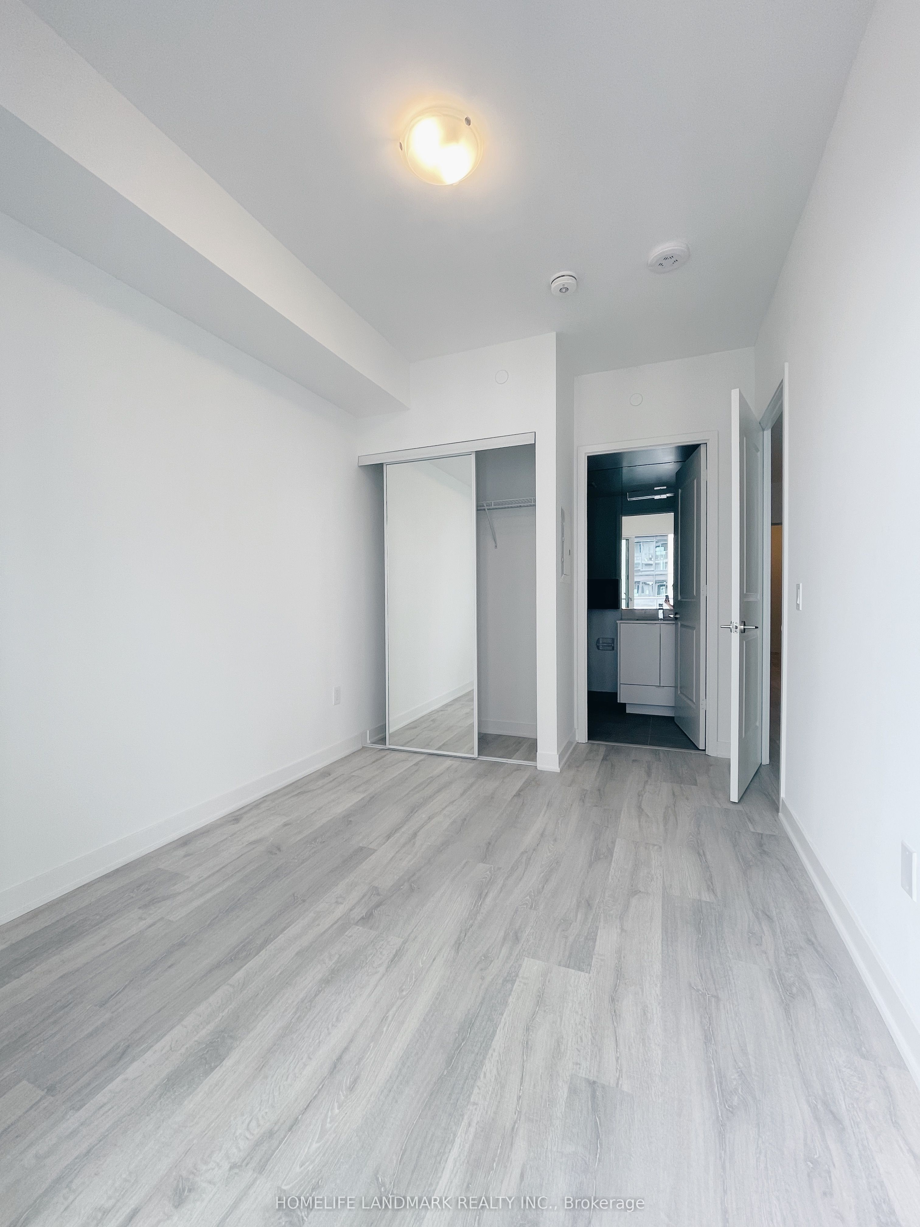 100 Dalhousie Street 3612, Toronto, ON M5B 0C7 photo 4