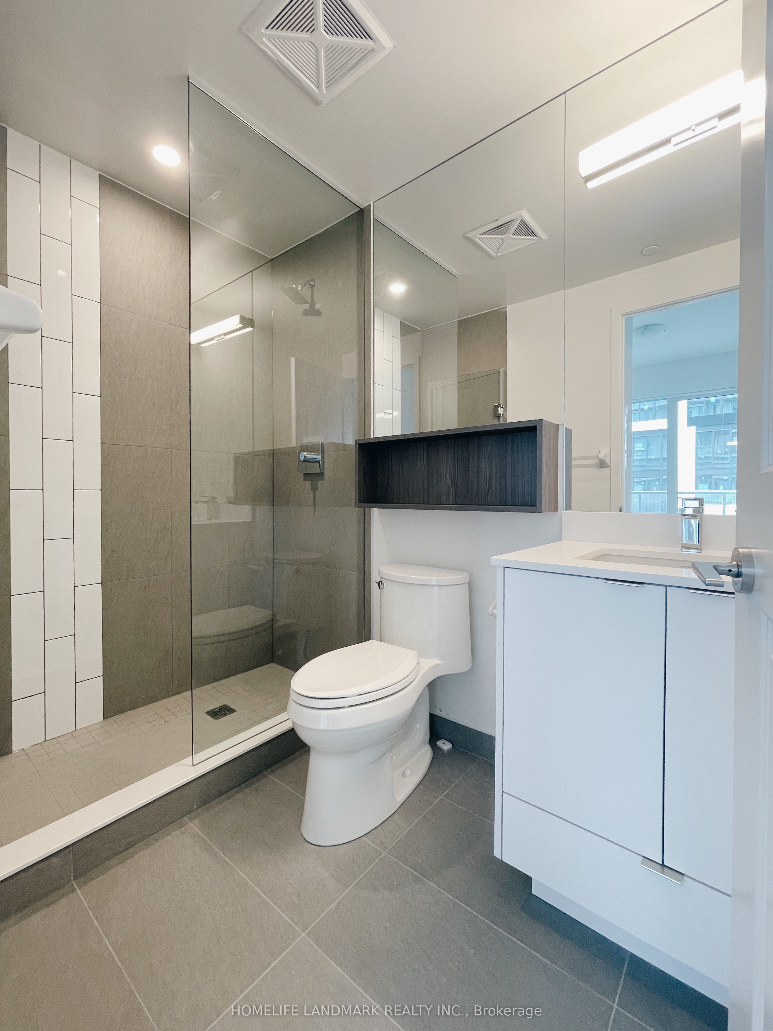 100 Dalhousie Street 3612, Toronto, ON M5B 0C7 photo 5