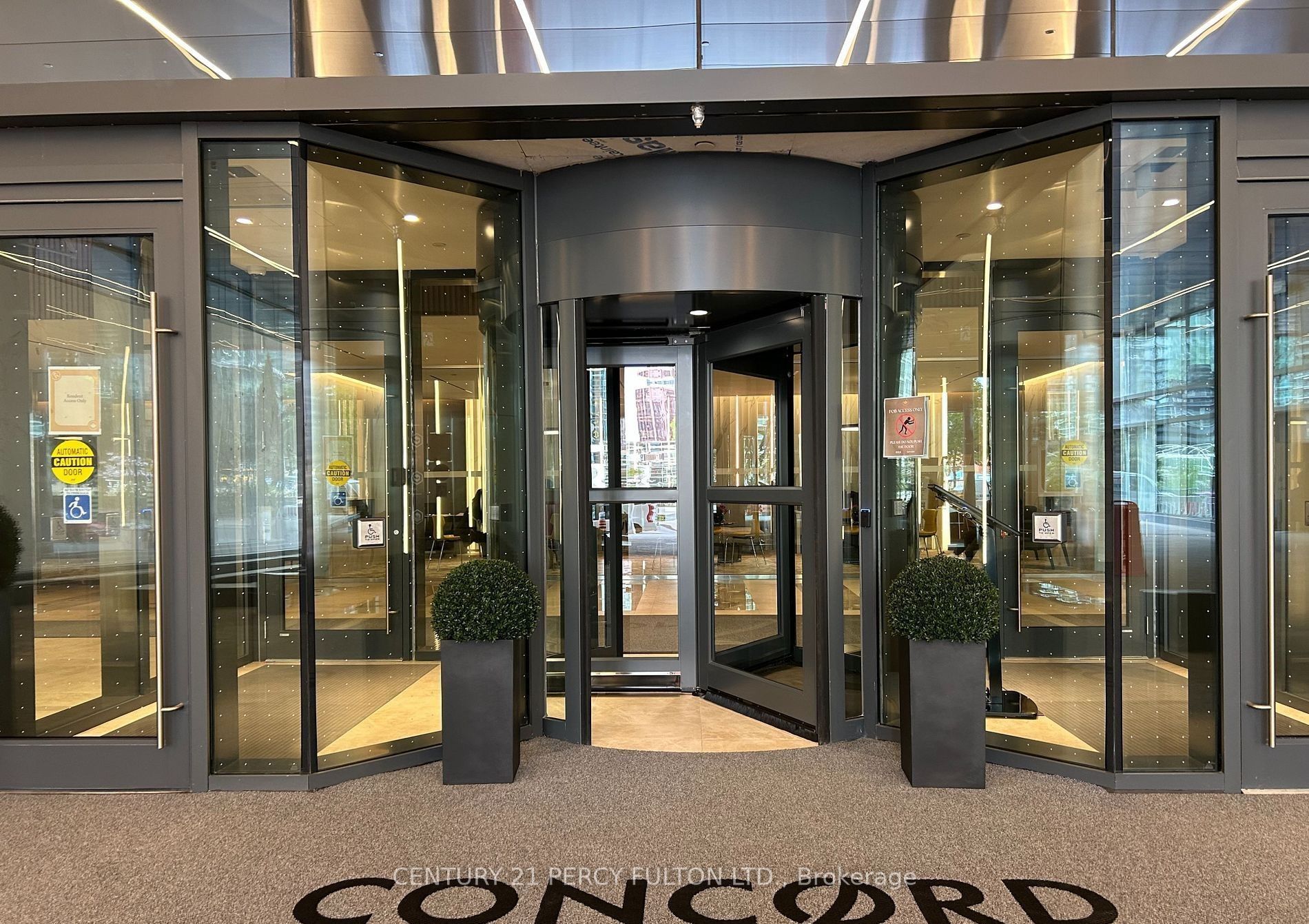 3 Concord Cityplace Way 3607, Toronto, ON M5V 0X4 photo 5