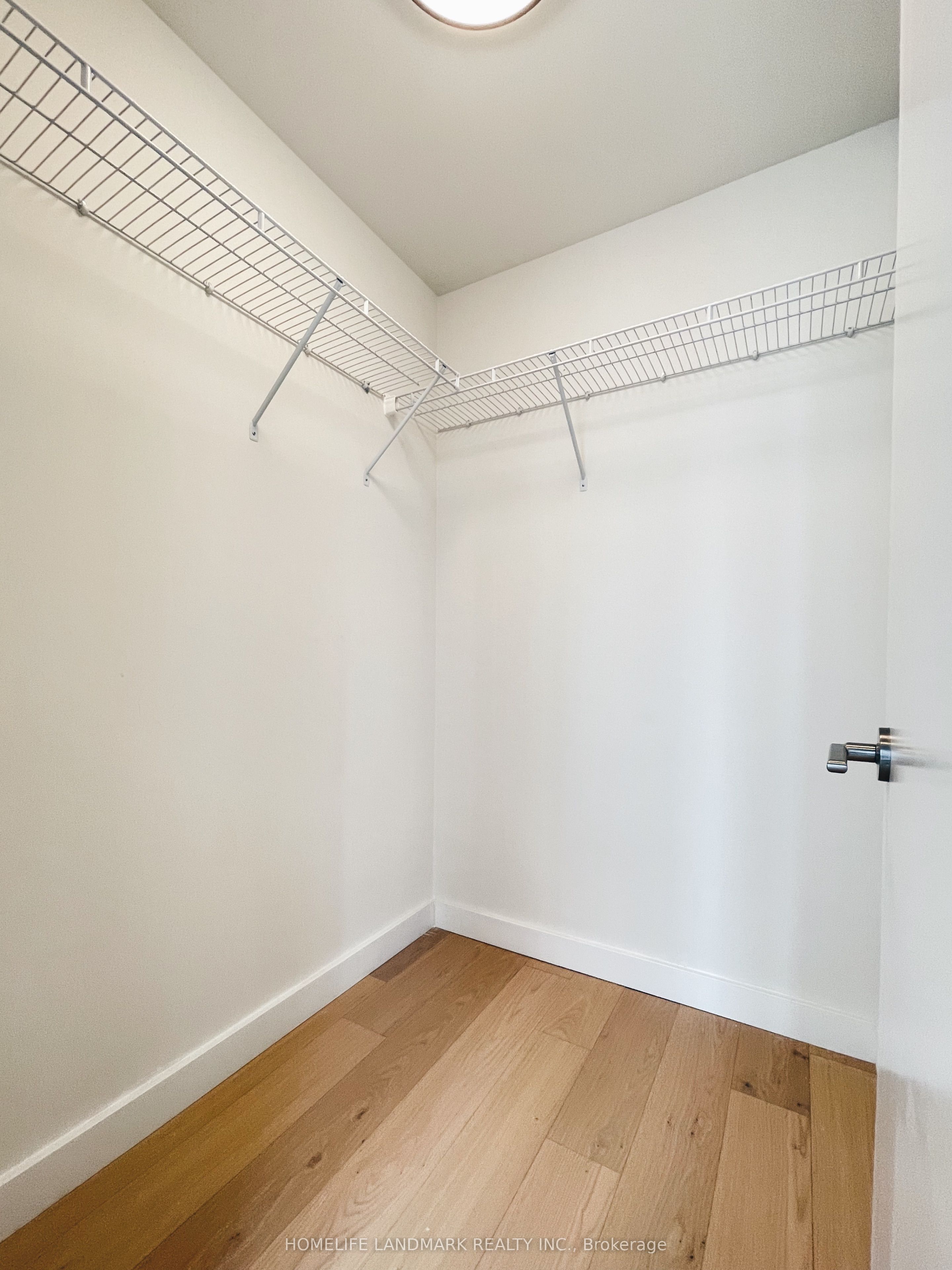 81 Wellesley Street E 601, Toronto, ON M4Y 0C5 photo 3