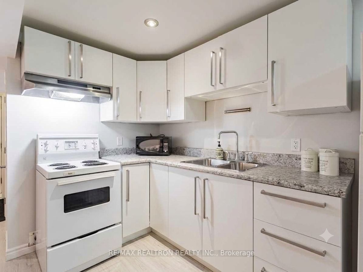 1047 Davenport Road, Toronto, ON M6G 2C2 photo 5