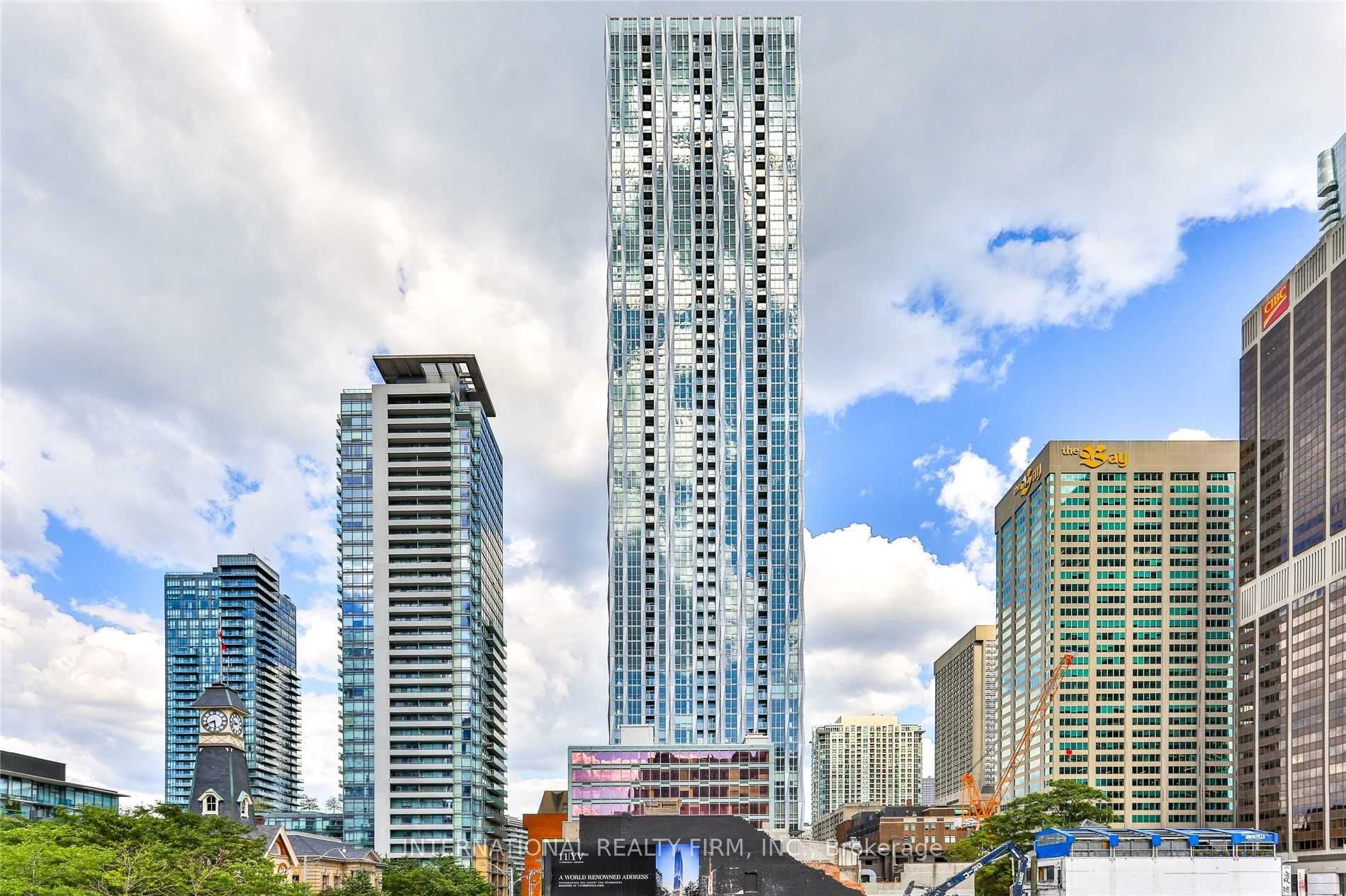 1 Yorkville Avenue 4212, Toronto, ON M4W 1L1