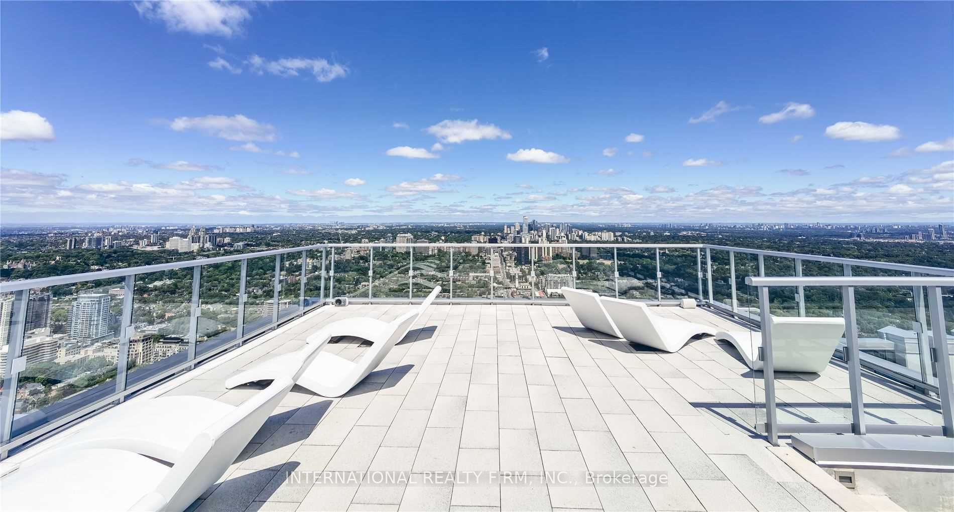 1 Yorkville Avenue 4212, Toronto, ON M4W 1L1 photo 5