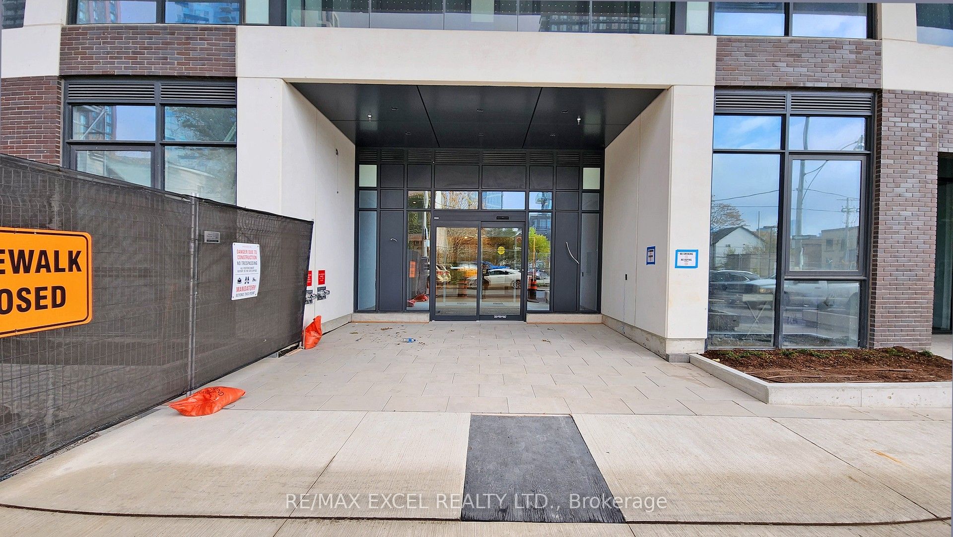 5 Defries Street 1105, Toronto, ON M5A 0W7 photo 3
