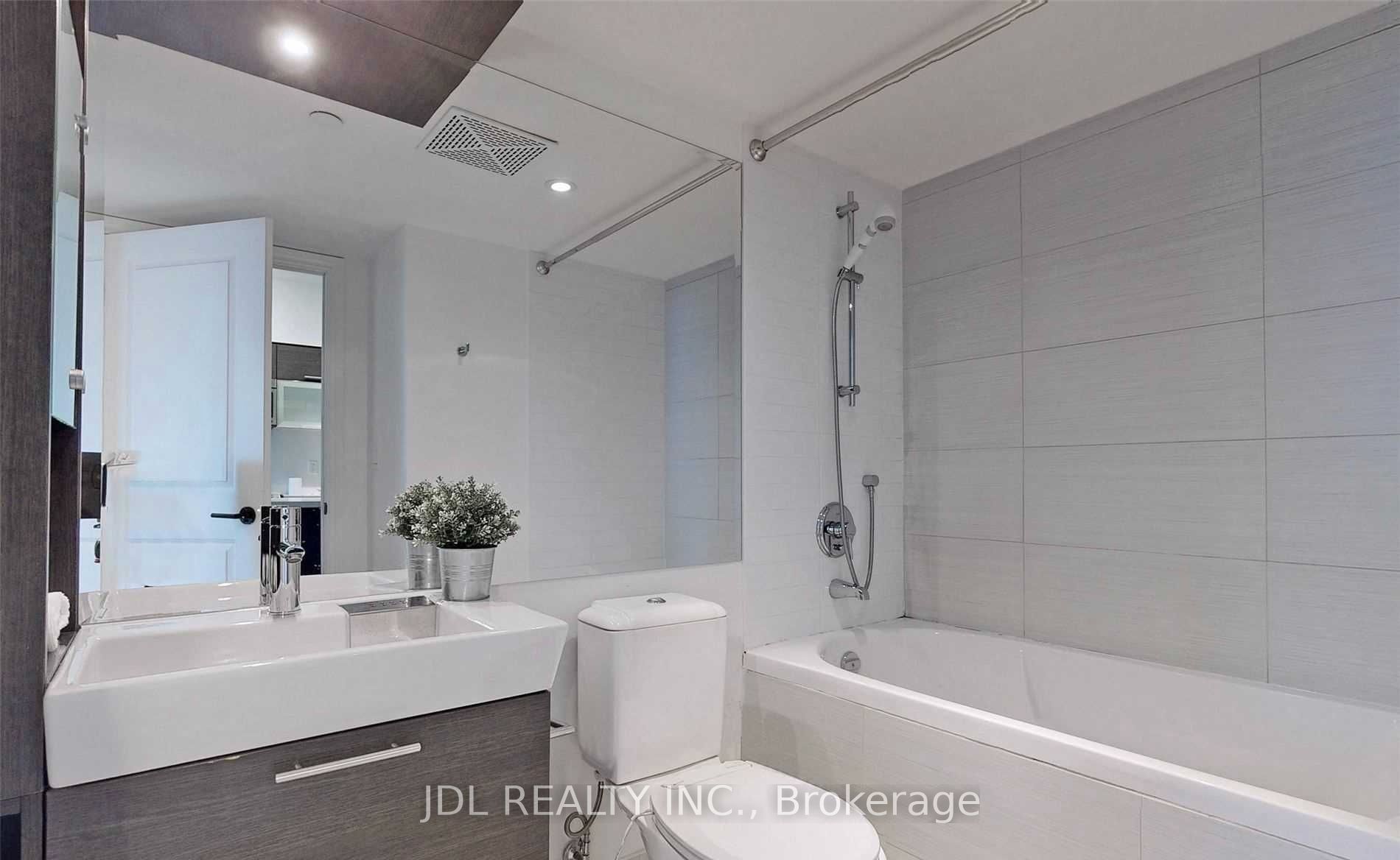 386 Yonge Street 2812(Furnished), Toronto, ON M5B 0A5 photo 5