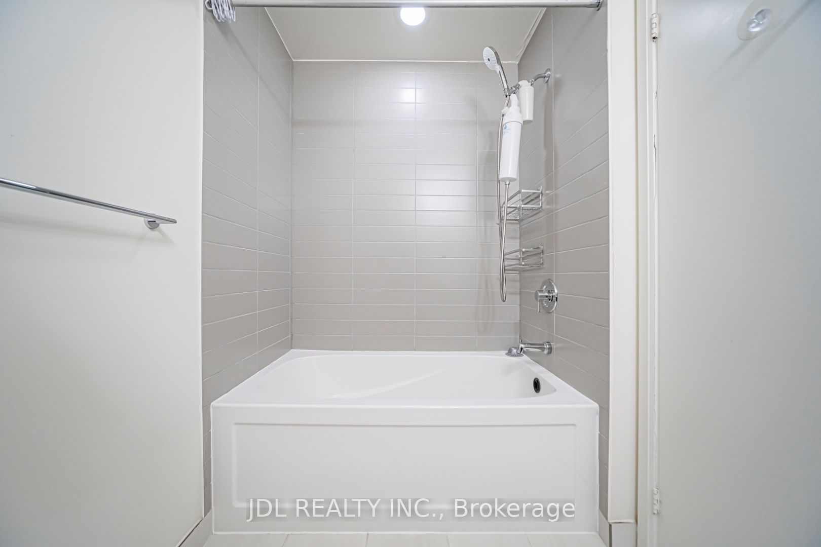 30 Roehampton Avenue 2309, Toronto, ON M4P 0B9
