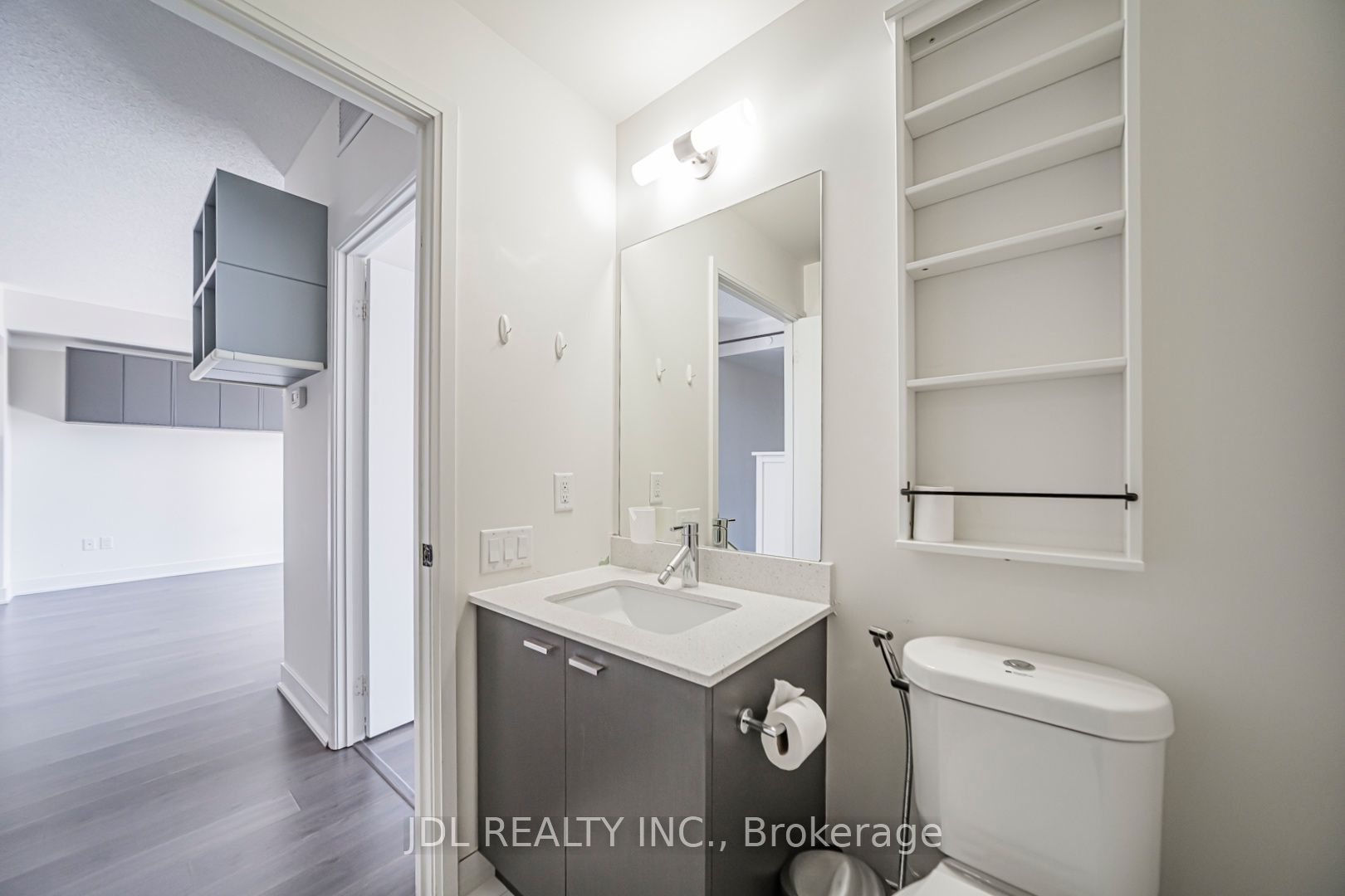 30 Roehampton Avenue 2309, Toronto, ON M4P 0B9 photo 3