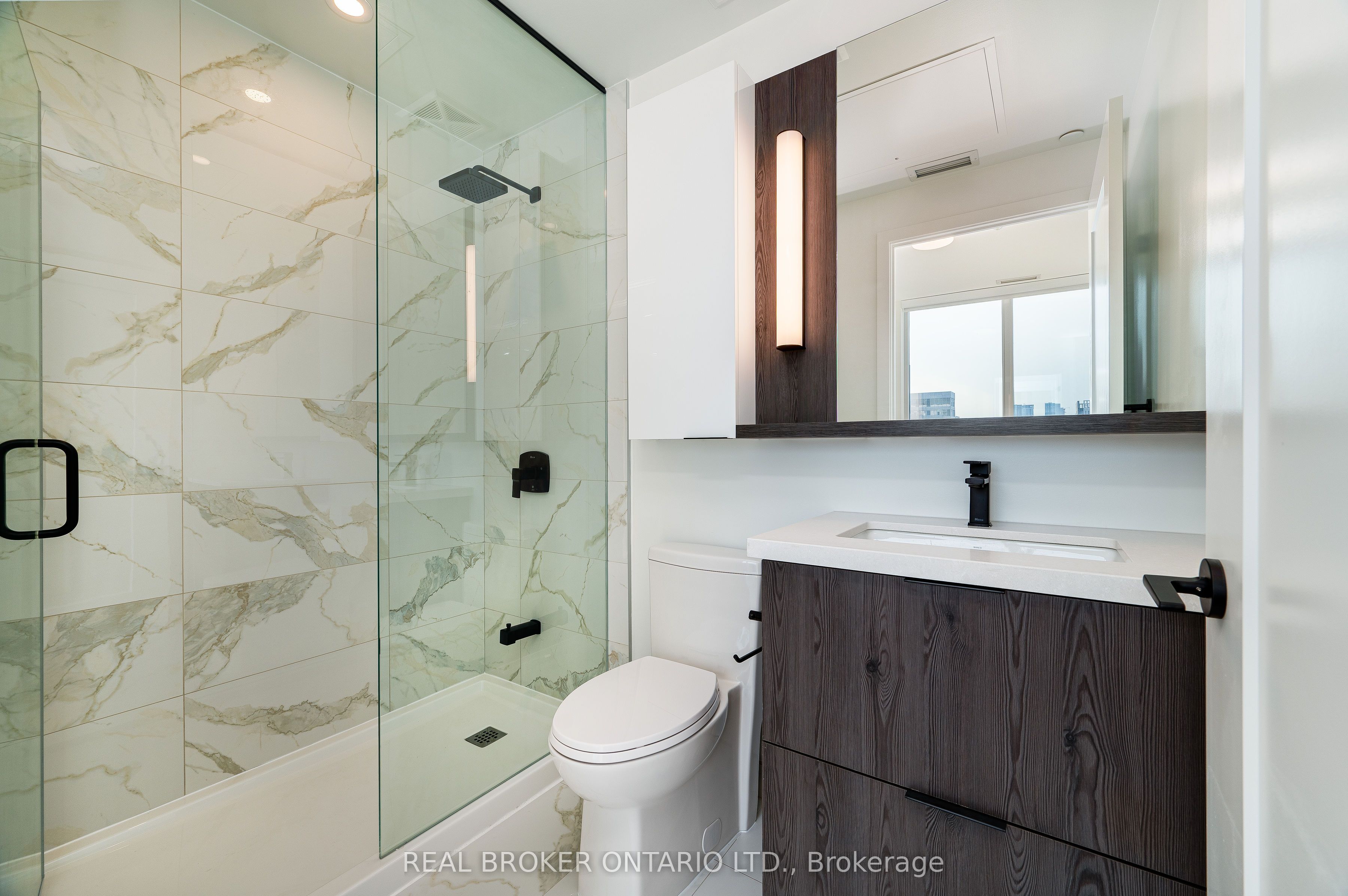 5 Defries Street 2308, Toronto, ON M5A 0W7 photo 3