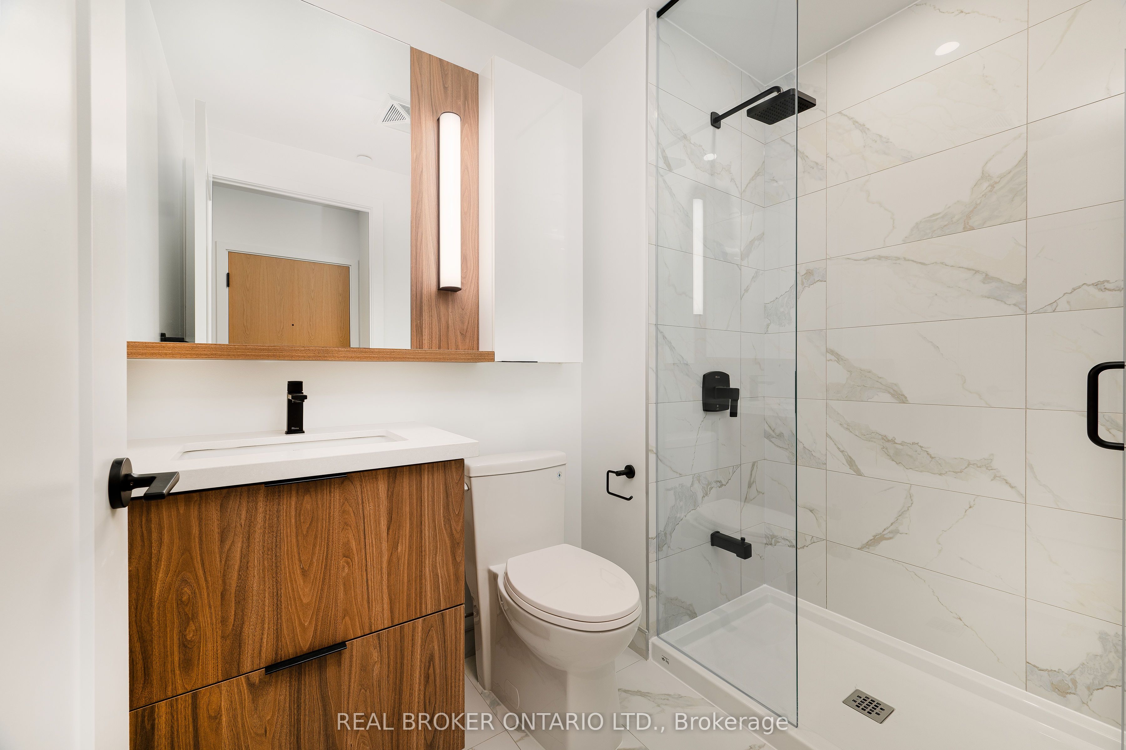 5 Defries Street 2308, Toronto, ON M5A 0W7 photo 5