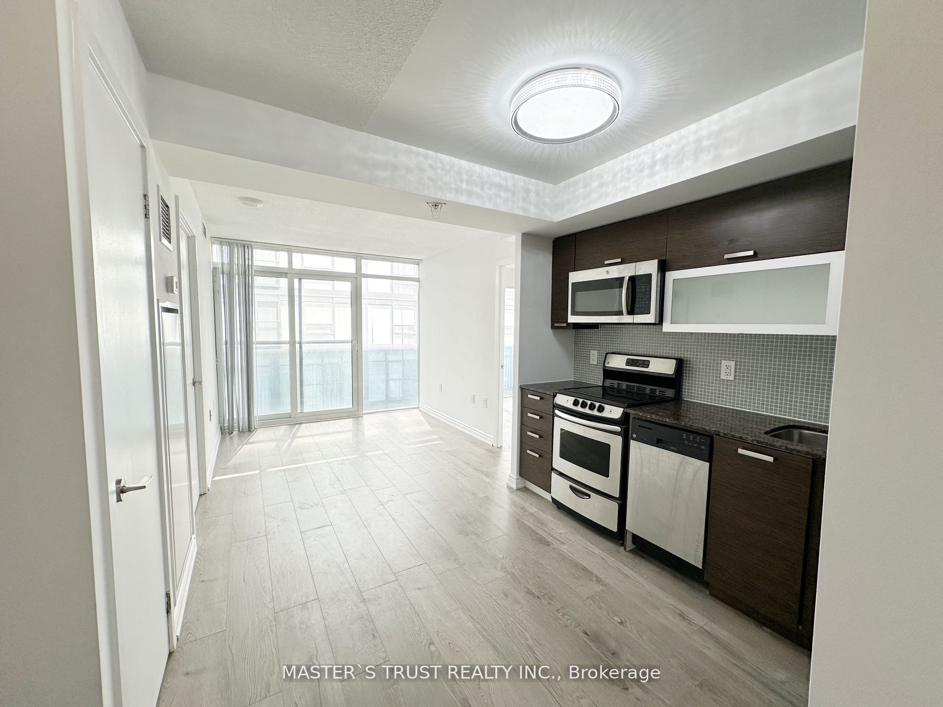 36 Lisgar Street 1703, Toronto, ON M6J 0C7 photo 3