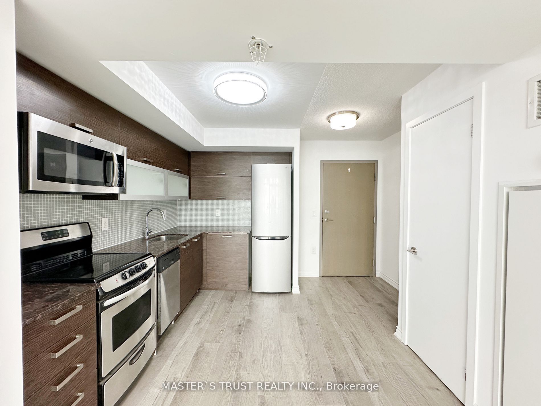 36 Lisgar Street 1703, Toronto, ON M6J 0C7 photo 4