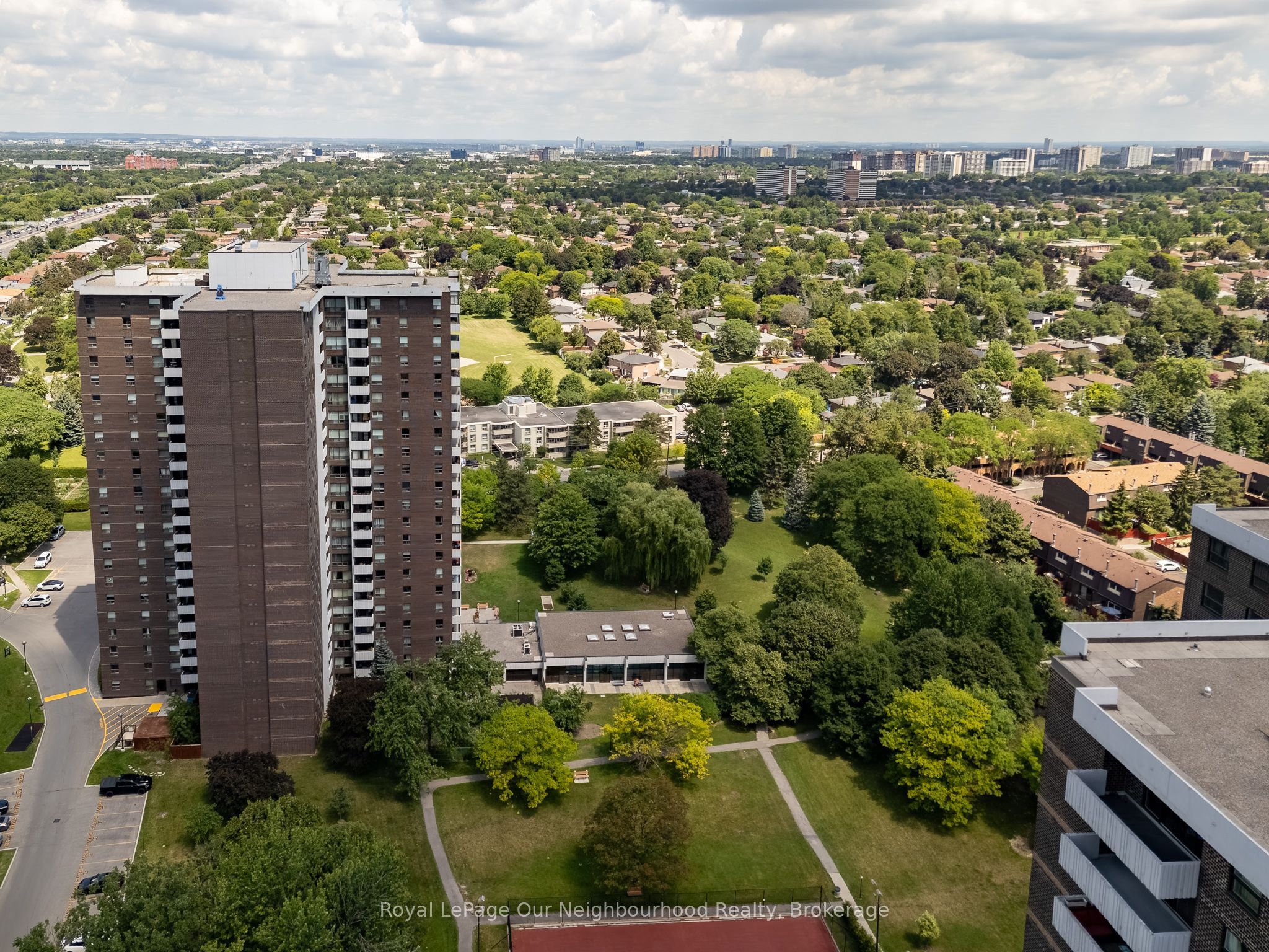 1900 Sheppard Avenue E 2203, Toronto, ON M2J 4T4 photo 4