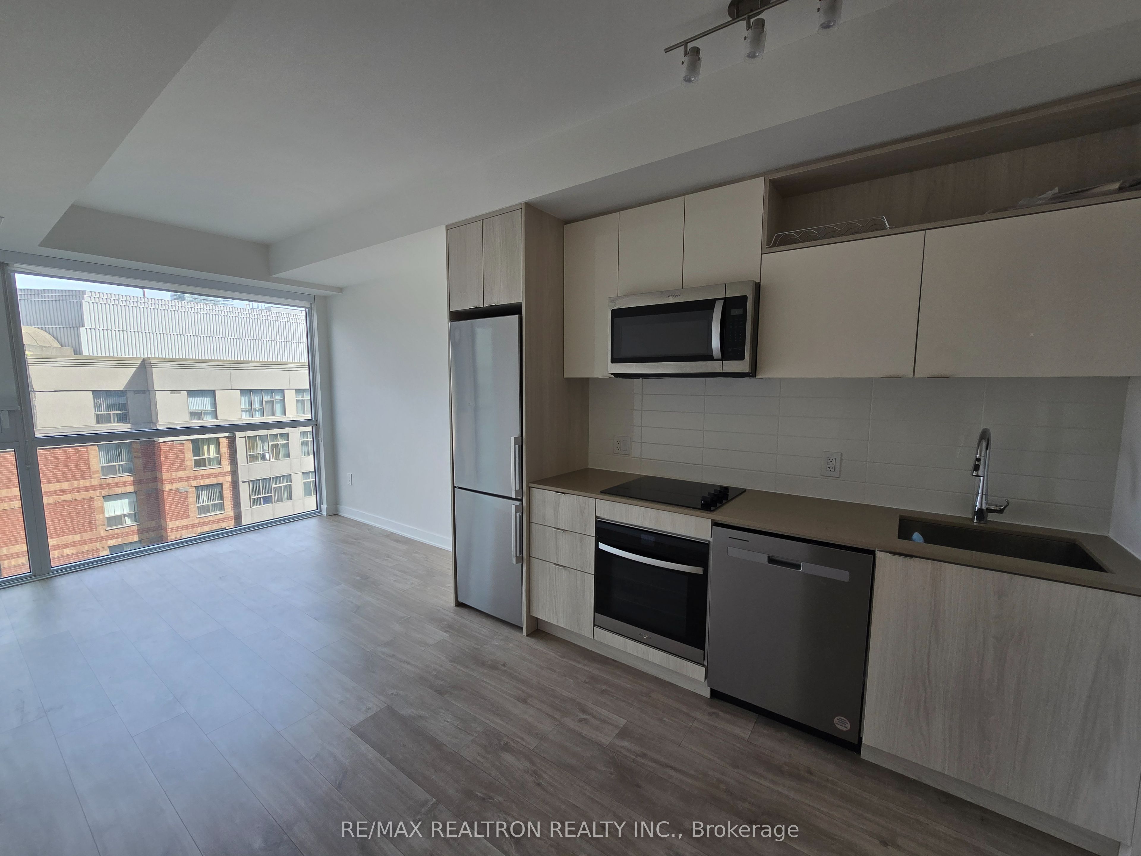 70 Princess Street 808, Toronto, ON M5A 0X6 photo 5