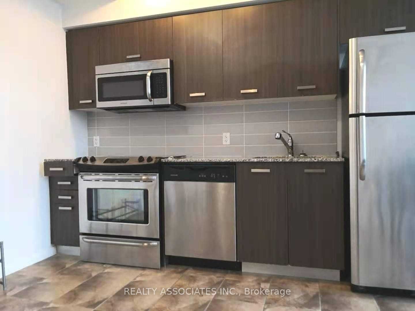 832 Bay Street 1309, Toronto, ON M5S 1Z6 photo 3