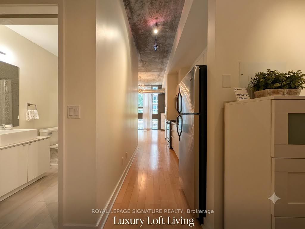 60 Bathurst Street 210, Toronto, ON M5V 2P7 photo 3