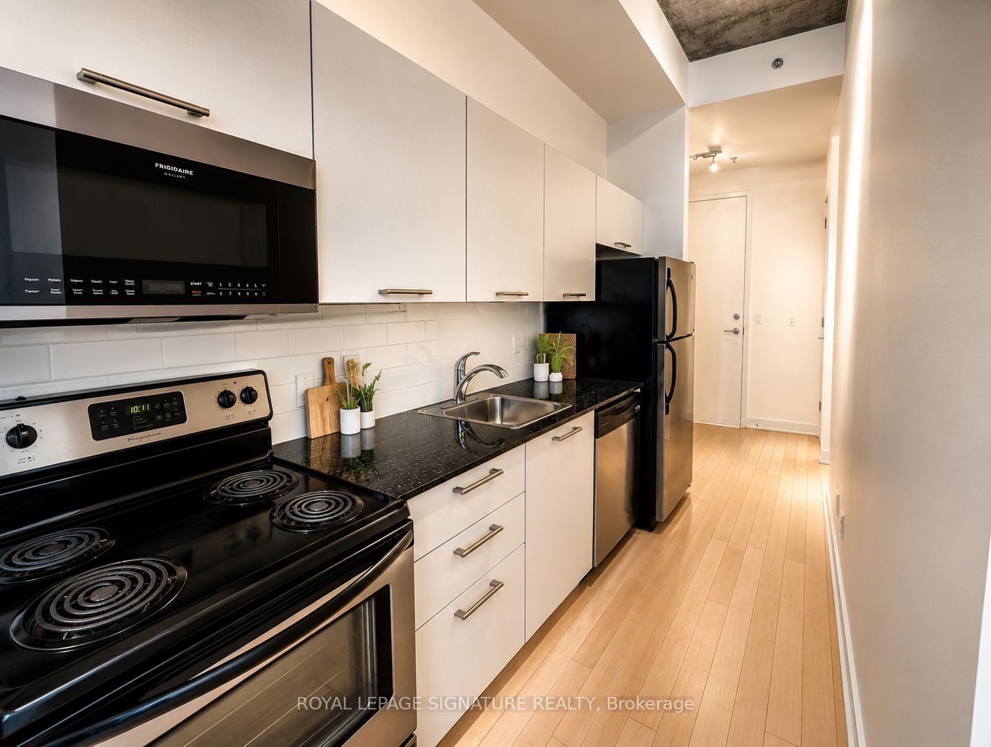 60 Bathurst Street 210, Toronto, ON M5V 2P7 photo 4