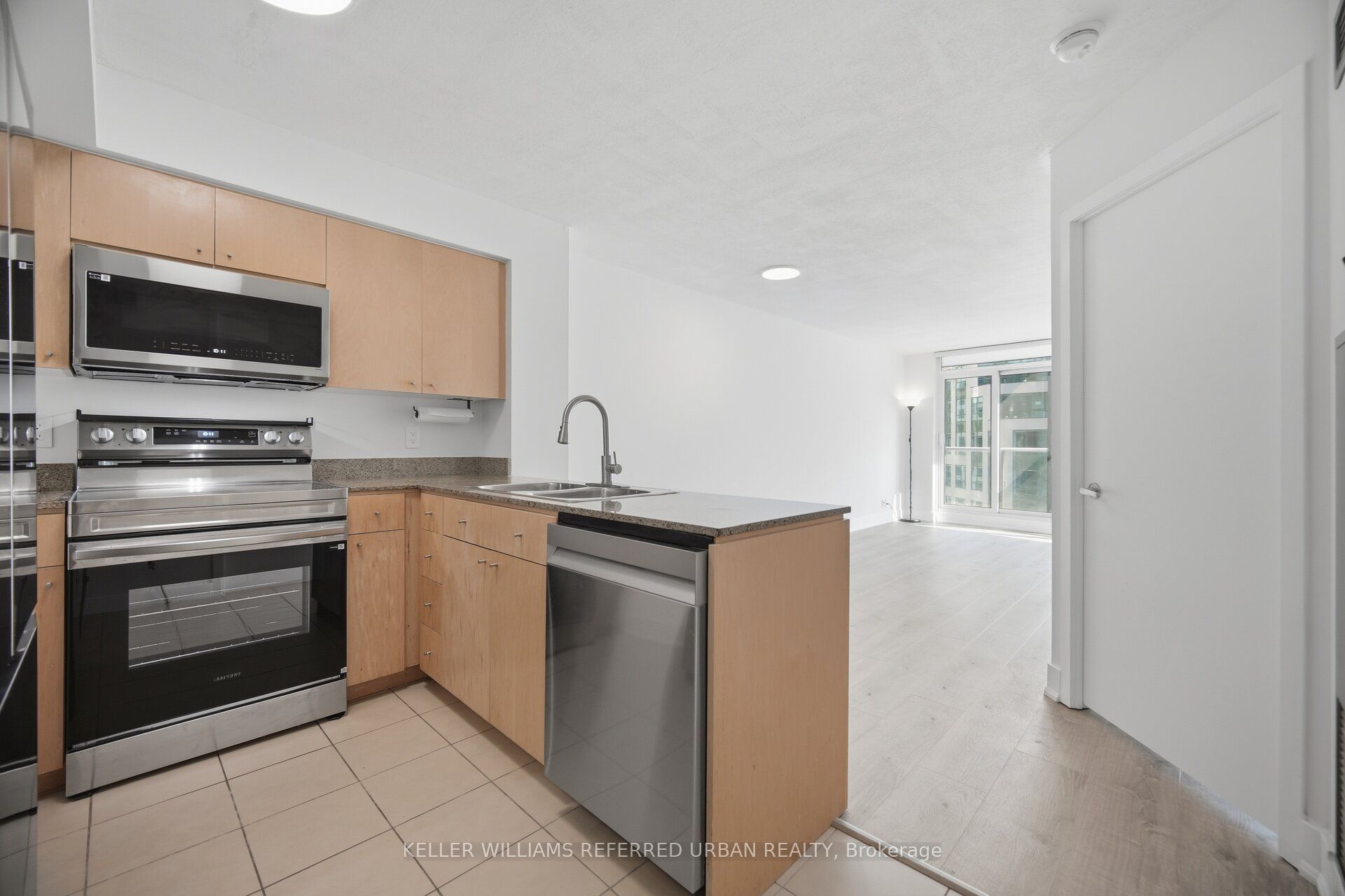 361 Front Street 1501, Toronto, ON M5V 3R5 photo 4