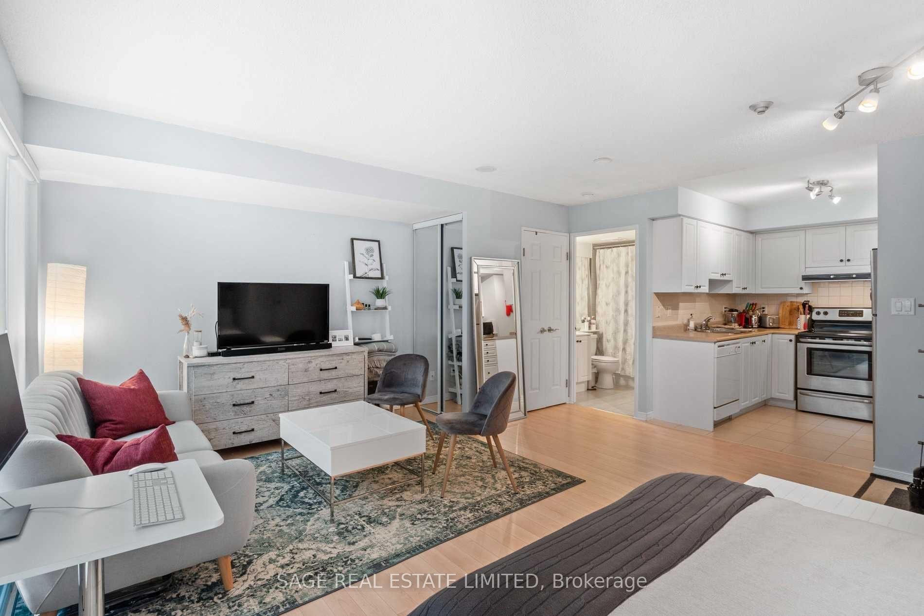 230 King Street E 504, Toronto, ON M5A 1K5 photo 2