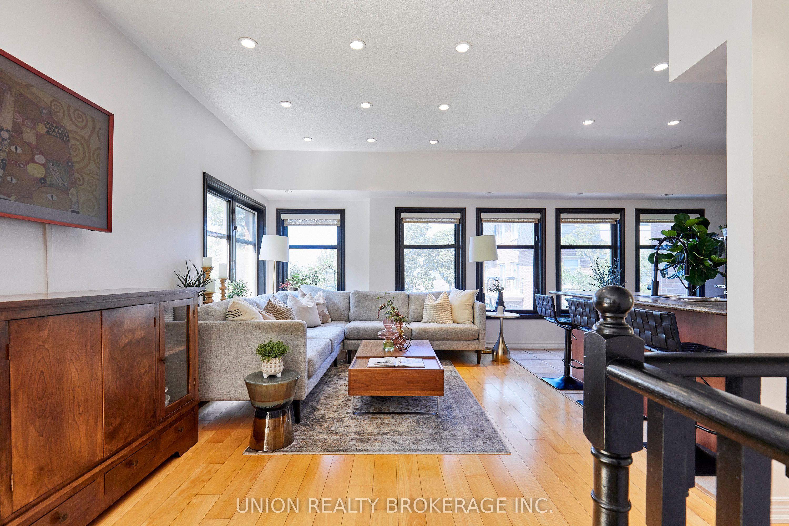 1496 Victoria Park Avenue 256, Toronto, ON M4A 2M6 photo 4