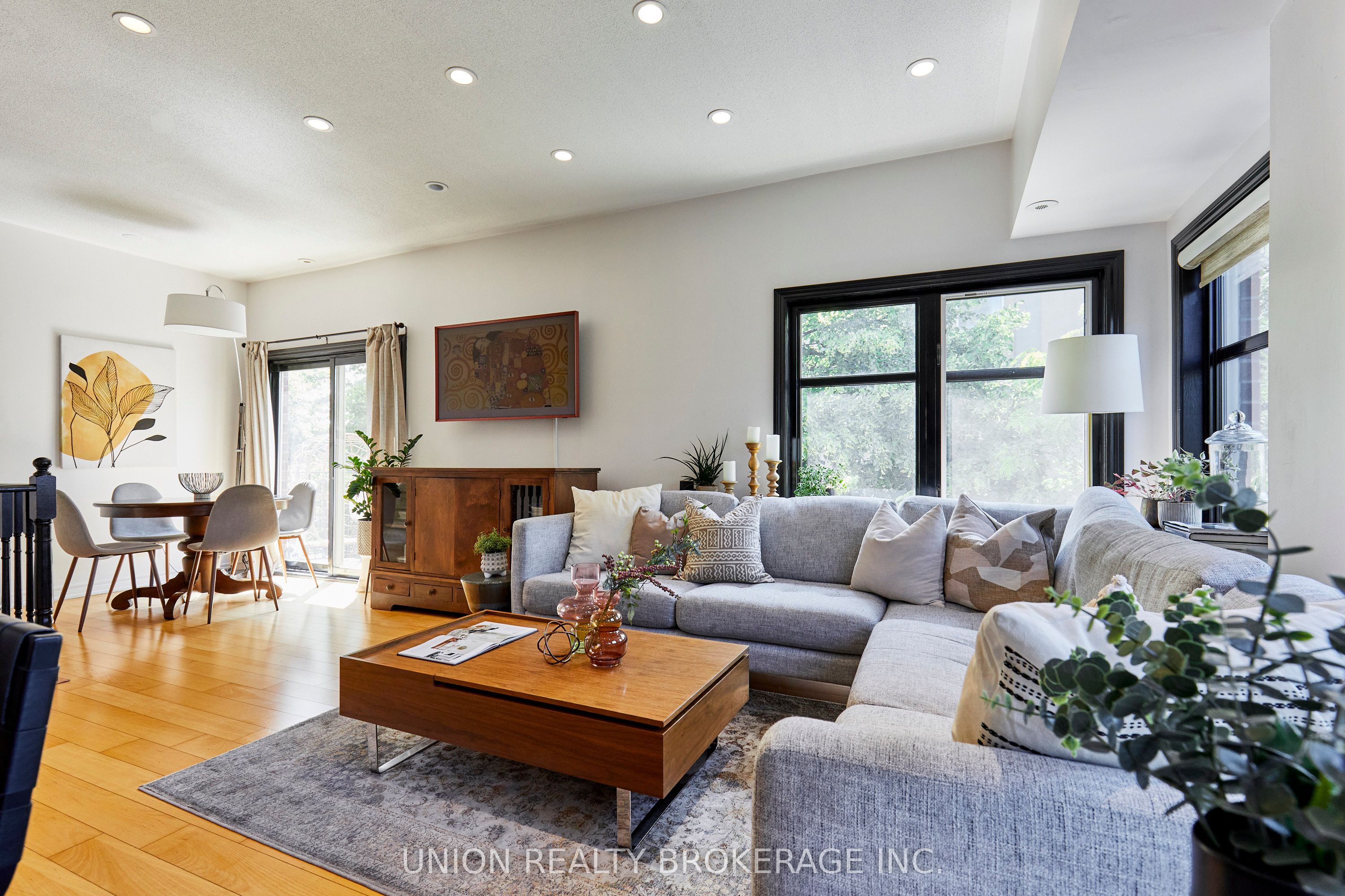 1496 Victoria Park Avenue 256, Toronto, ON M4A 2M6 photo 5