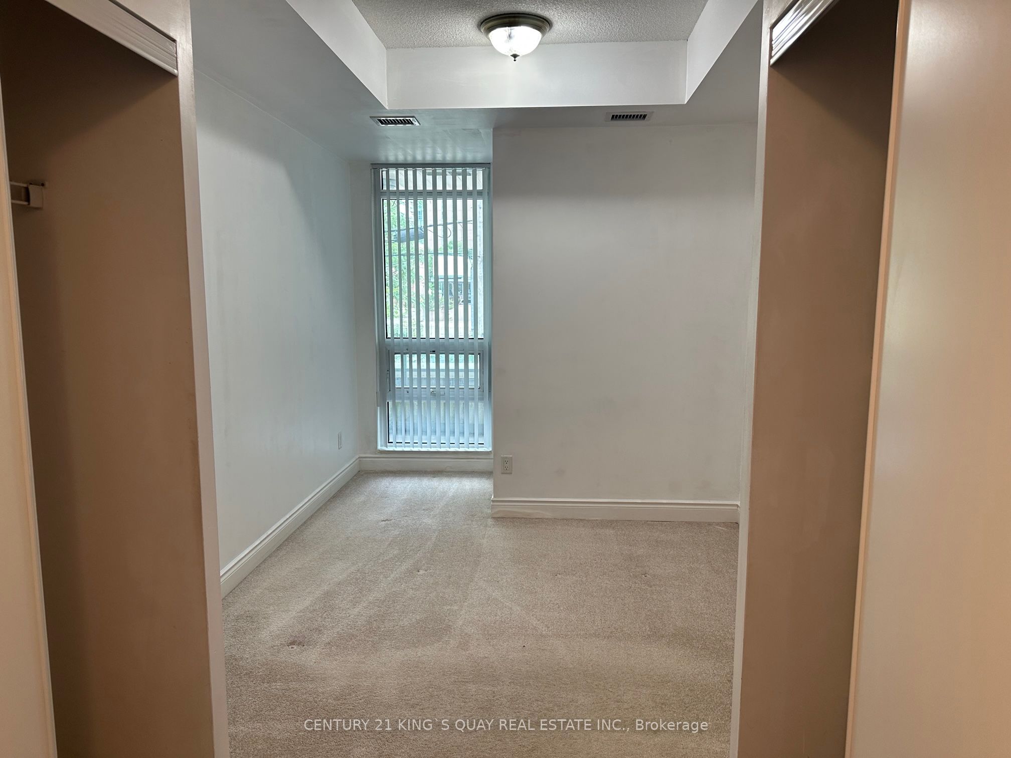 31 Olive Avenue 210, Toronto, ON M2N 4N4 photo 5