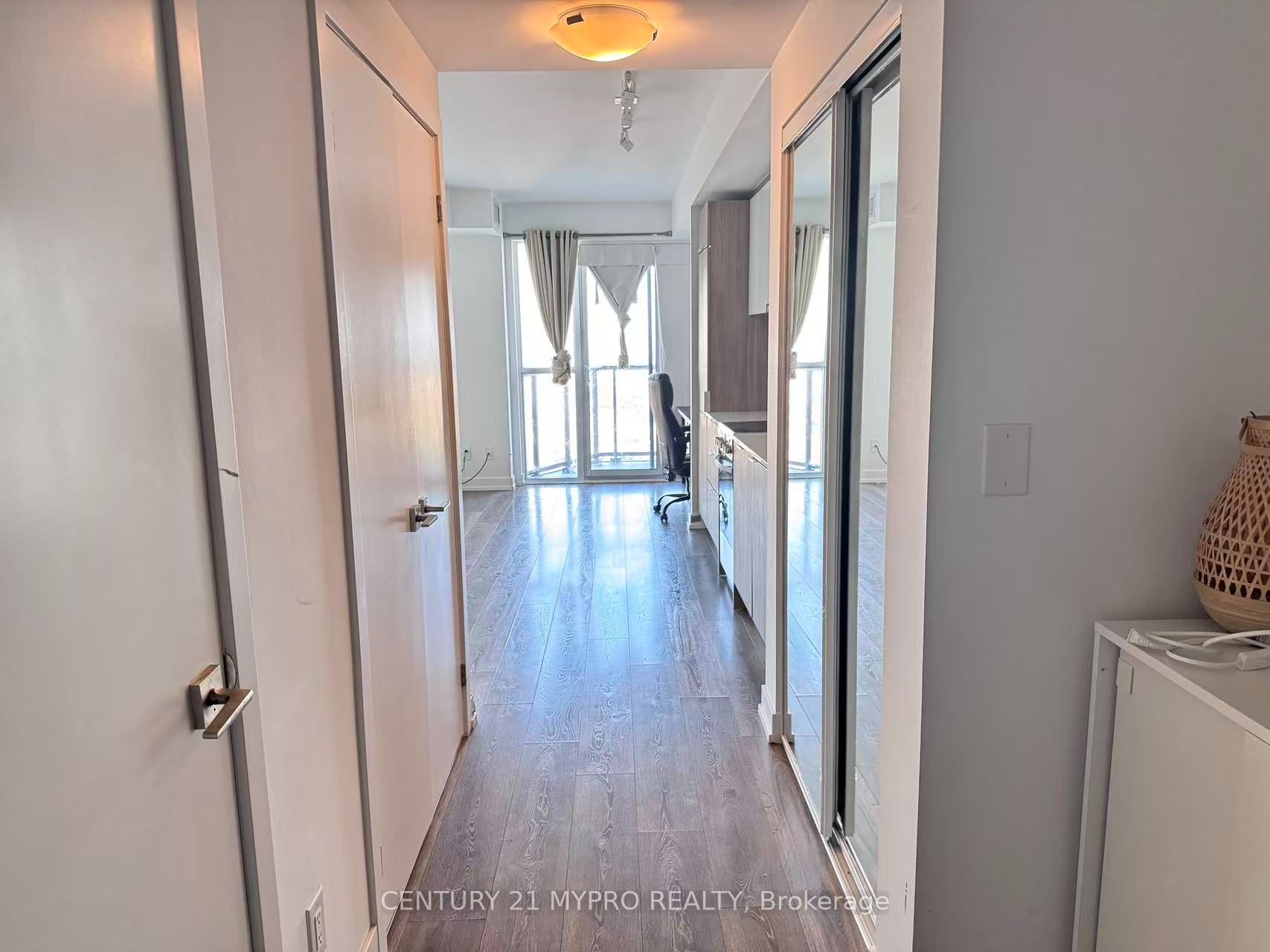 159 Wellesley Street E 3403, Toronto, ON M4Y 0H5 photo 3