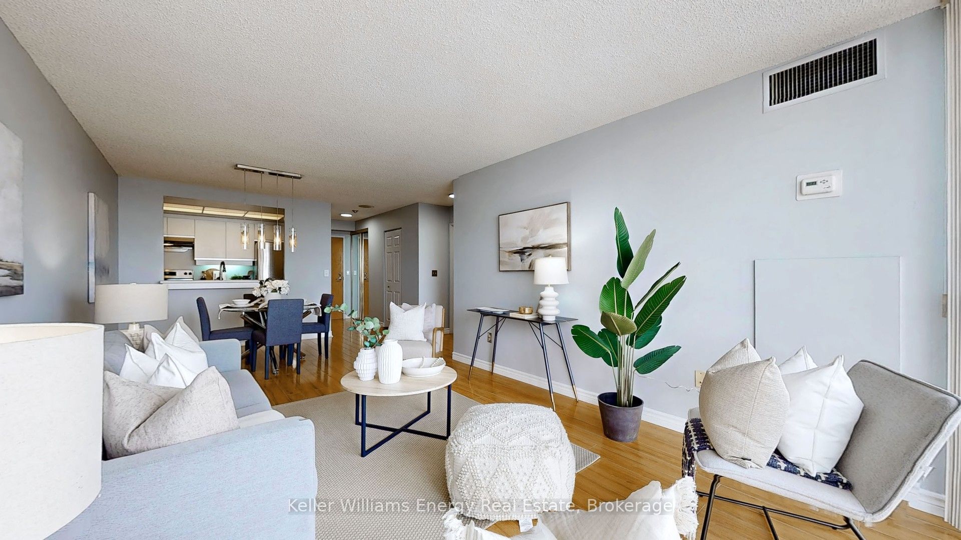 7 Concorde Place 1512, Toronto, ON M3C 3N4 photo 2