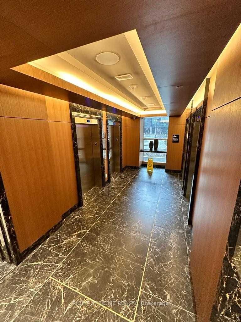 25 Adra Grado Way 1101, Toronto, ON M2J 0H6 photo 3