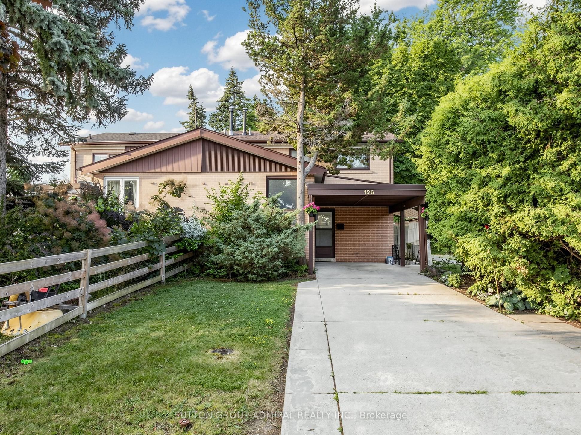 126 Chelmsford Avenue, Toronto, ON M2R 2W4