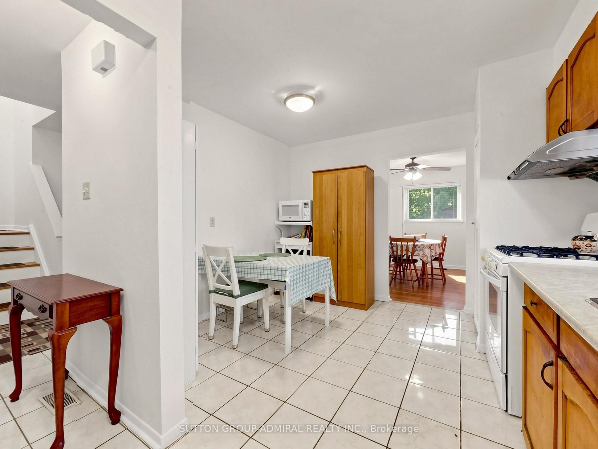 126 Chelmsford Avenue, Toronto, ON M2R 2W4 photo 2