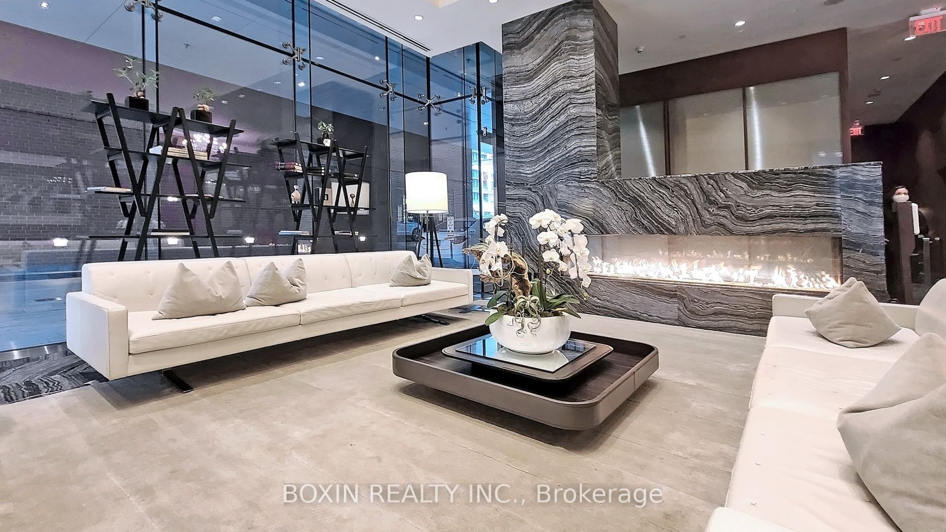 180 University Avenue 2909, Toronto, ON M5H 0A2 photo 2