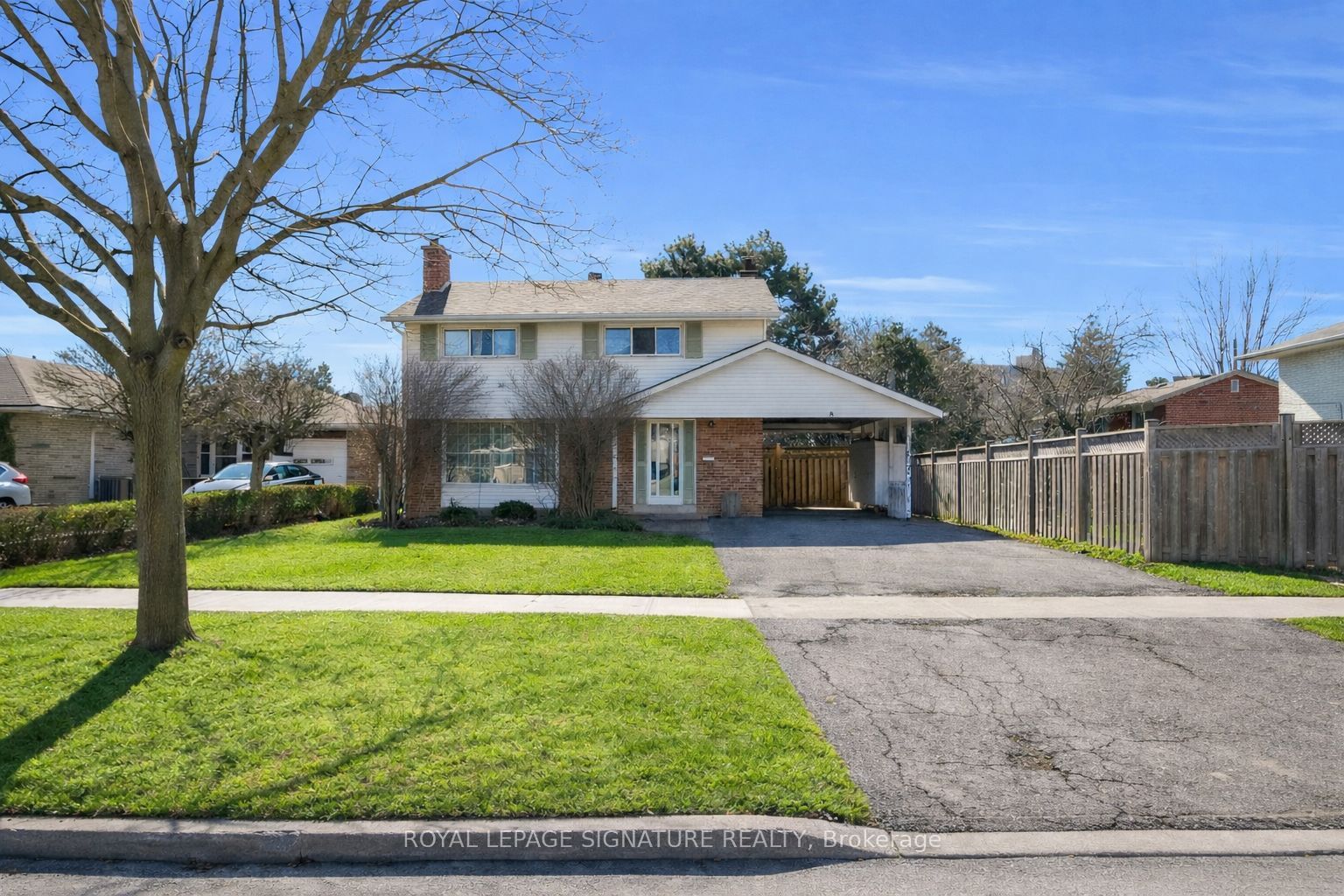 8 Underhill Drive, Toronto, ON M3A 2J2