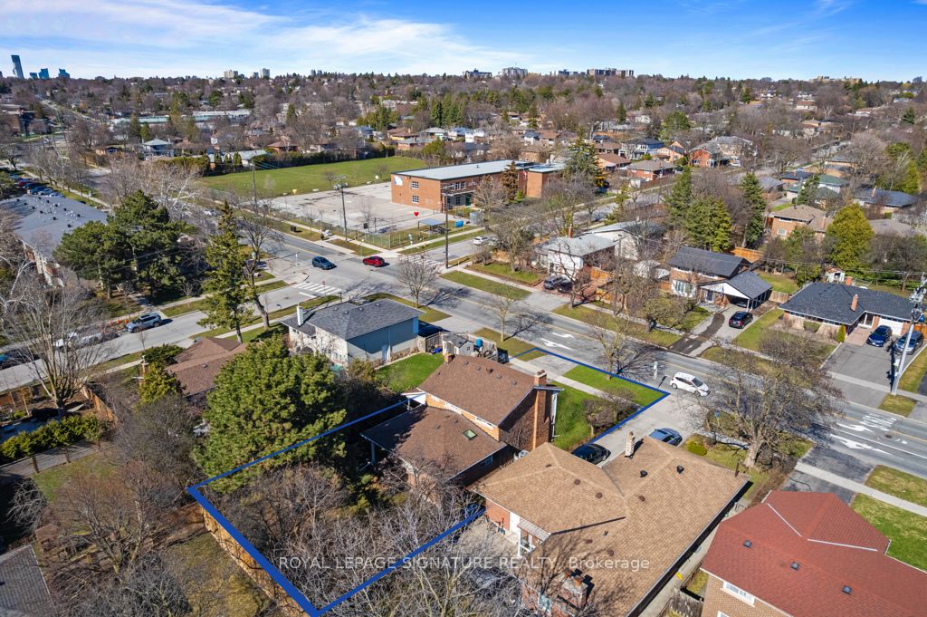 8 Underhill Drive, Toronto, ON M3A 2J2 photo 3
