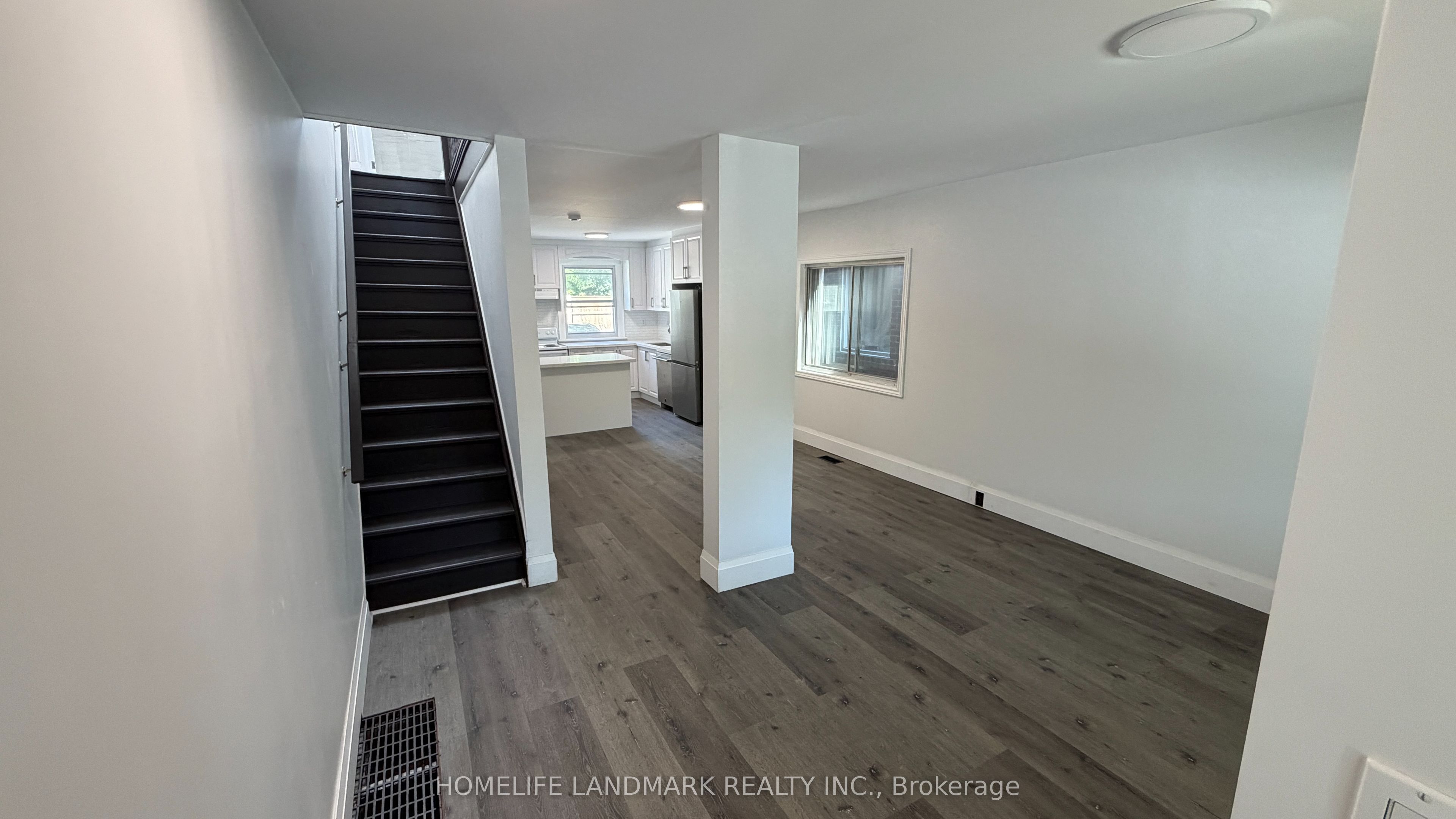 670 Mount Pleasant Road, Toronto, ON M4S 2N3 photo 2