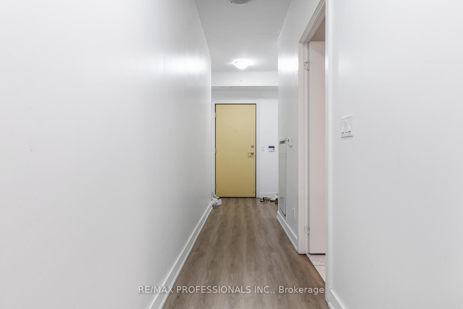 30 Nelson Street 325, Toronto, ON M5V 0H5 photo 2