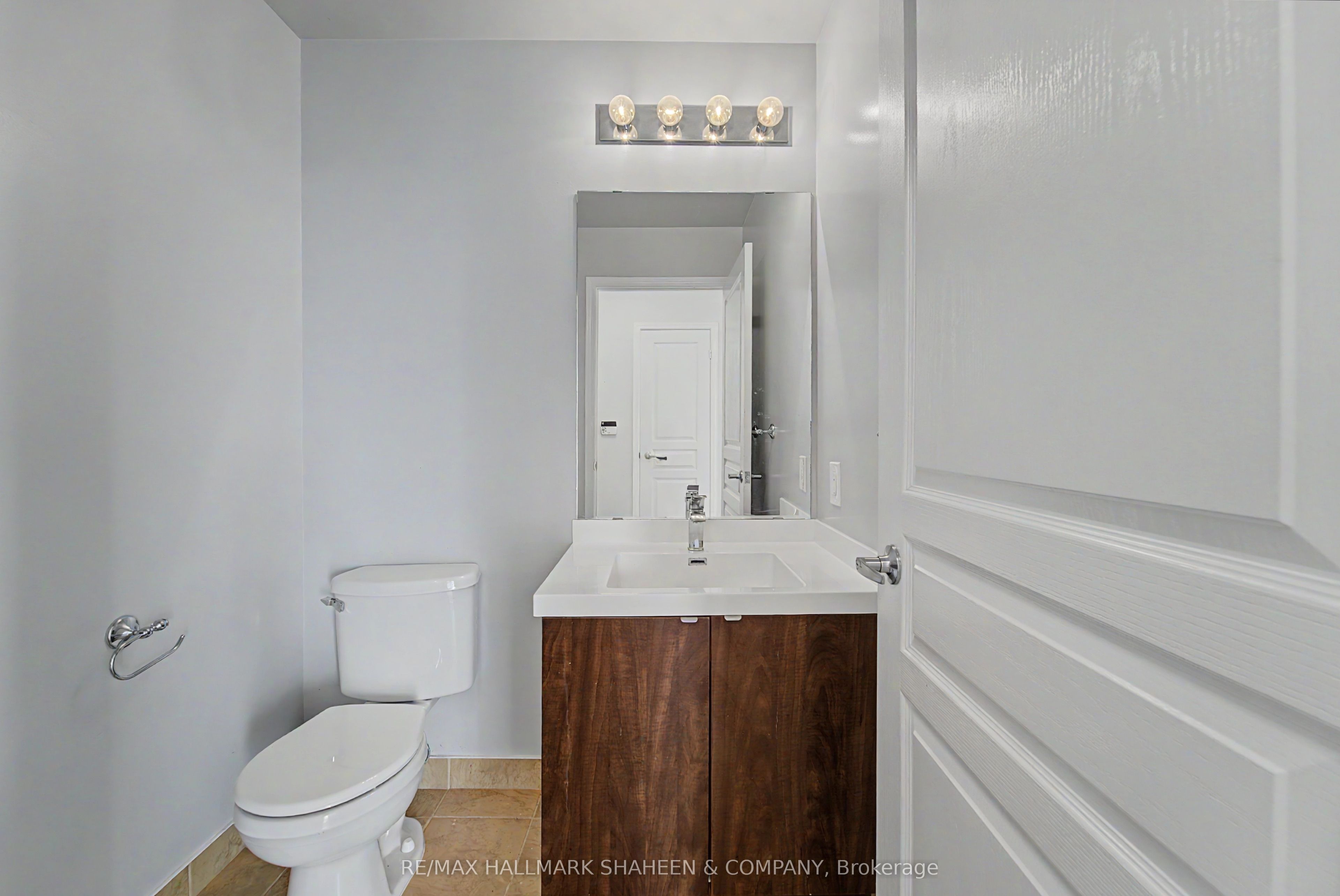 352 Front Street W 1815, Toronto, ON M5V 1B5 photo 5