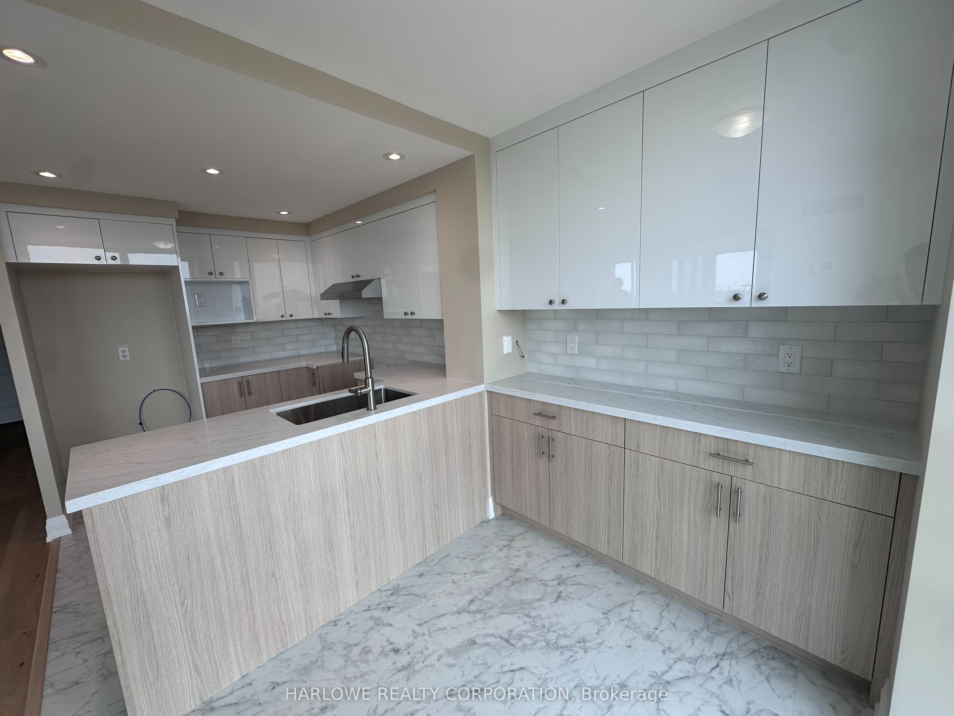 503 Beecroft Road 1506, Toronto, ON M2N 0A2 photo 2