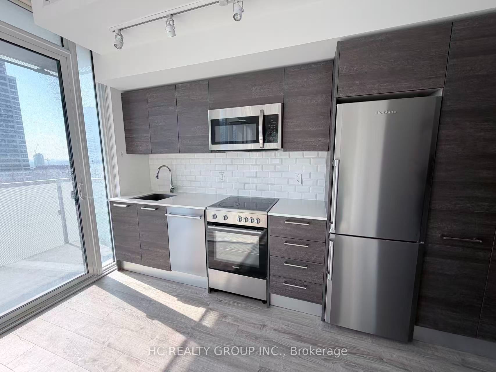 28 Wellesley Street E 3410, Toronto, ON M4Y 1G3 photo 4