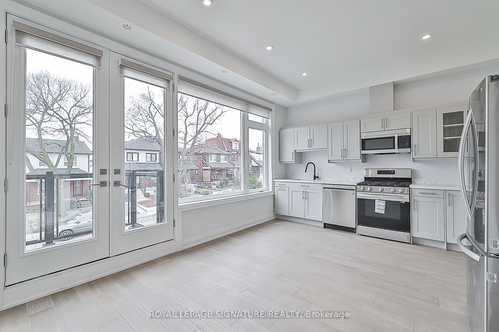 60 Belvidere Avenue Main, Toronto, ON M6C 1P6 photo 3