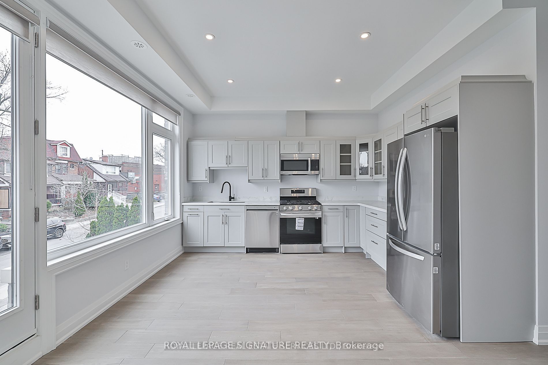 60 Belvidere Avenue Main, Toronto, ON M6C 1P6 photo 4