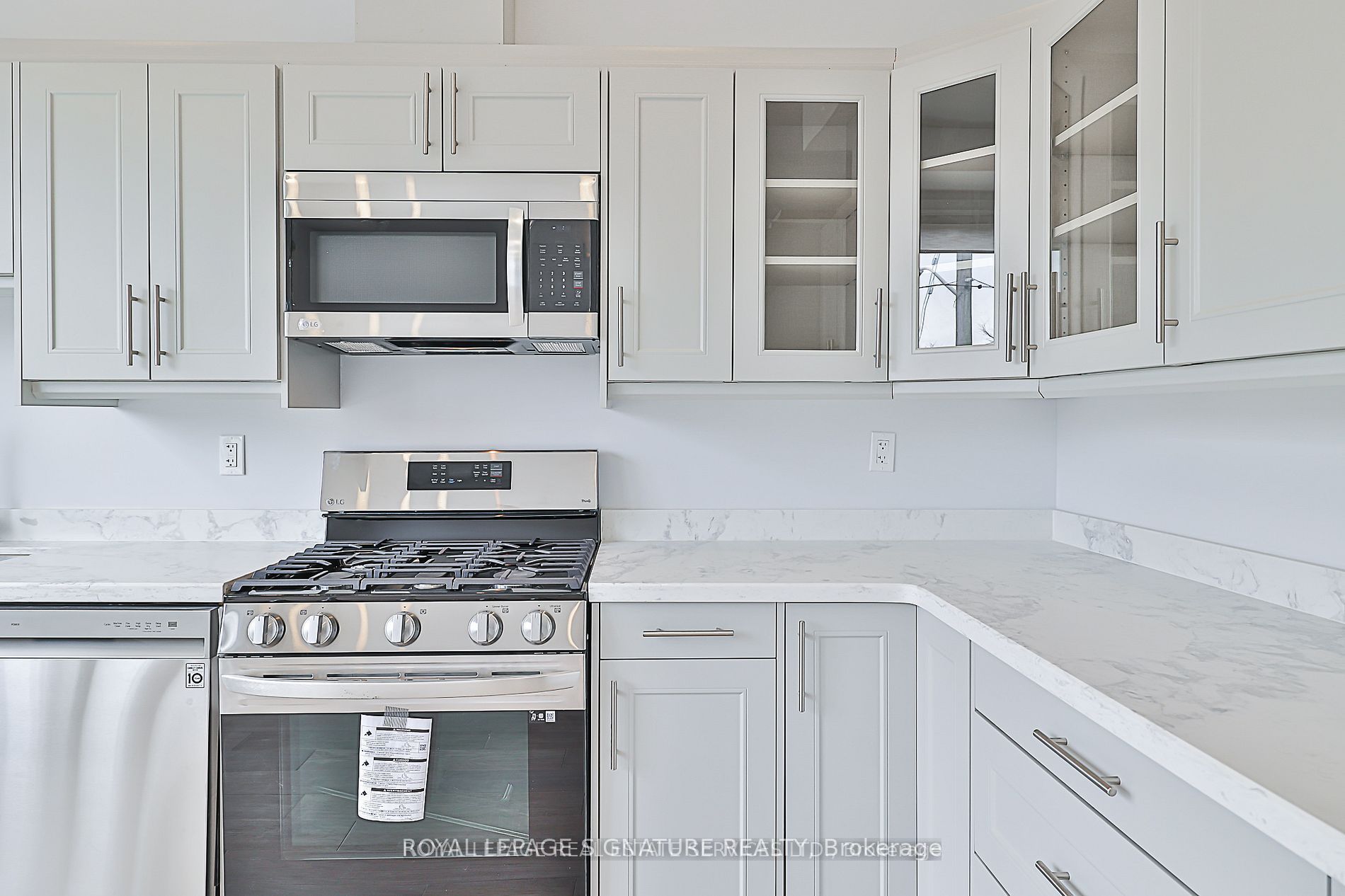 60 Belvidere Avenue Main, Toronto, ON M6C 1P6 photo 5